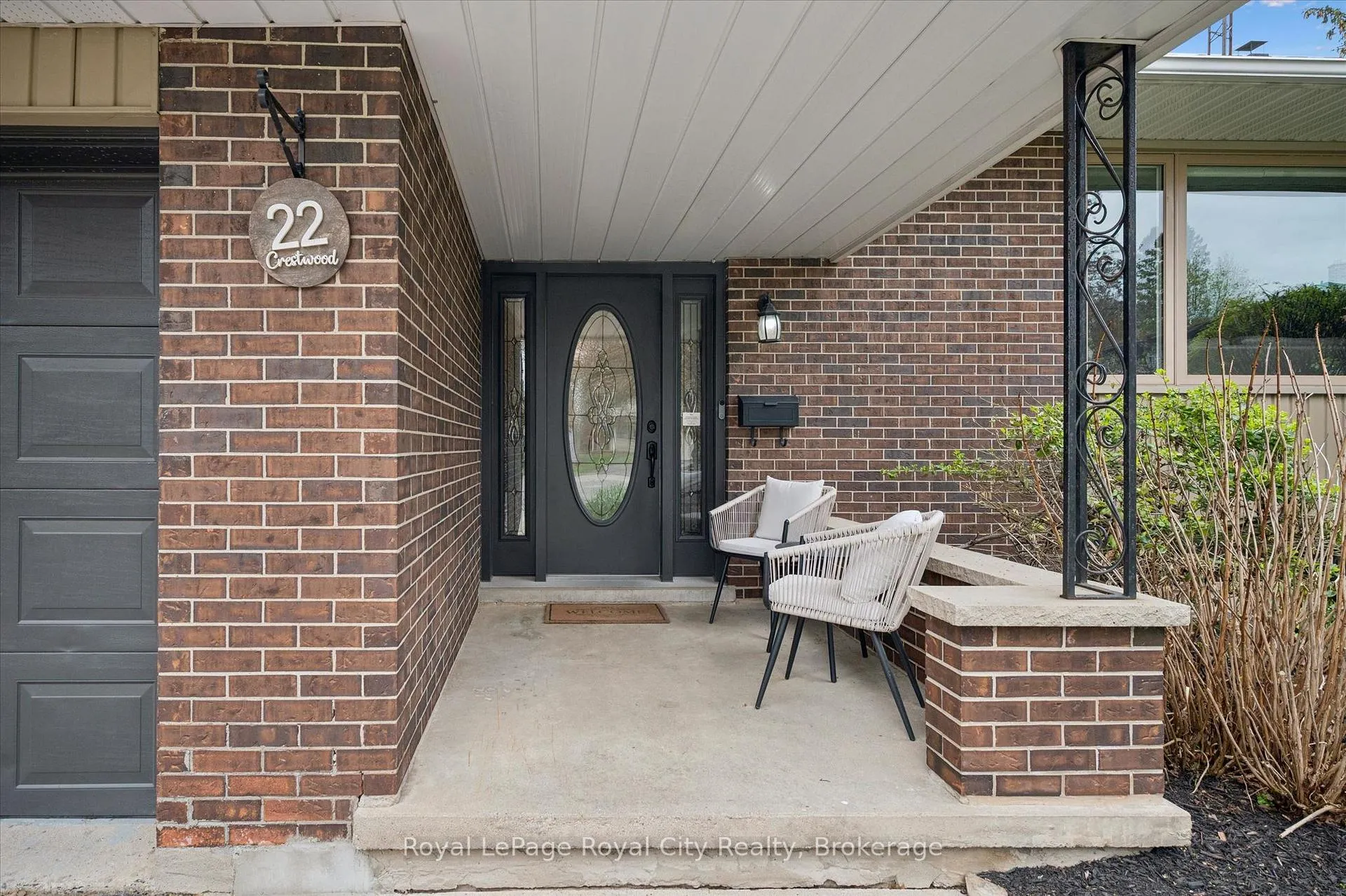 Photo 3 of 22 Crestwood Drive, Cambridge, St. Andrews Estates — HOMEH