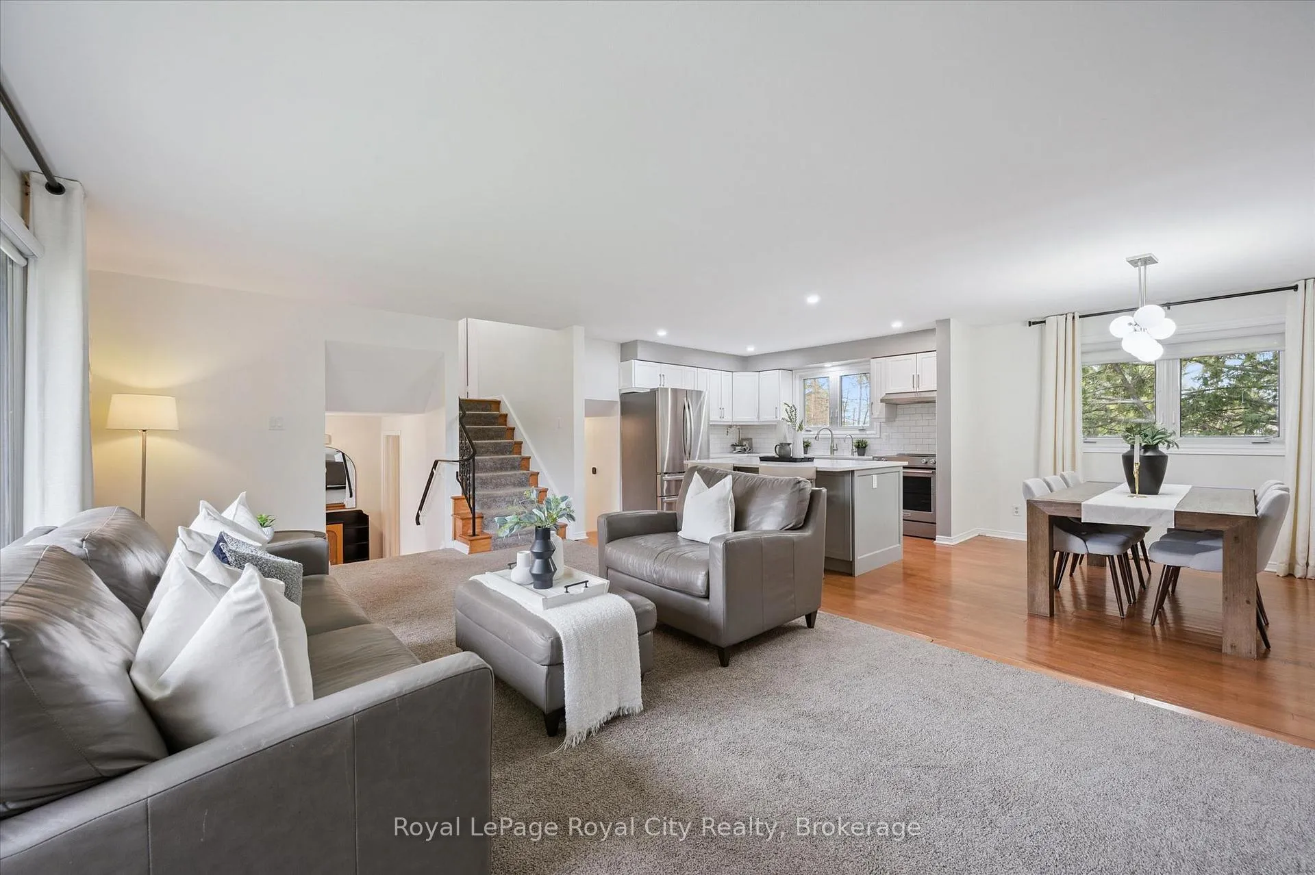 Photo 7 of 22 Crestwood Drive, Cambridge, St. Andrews Estates — HOMEH