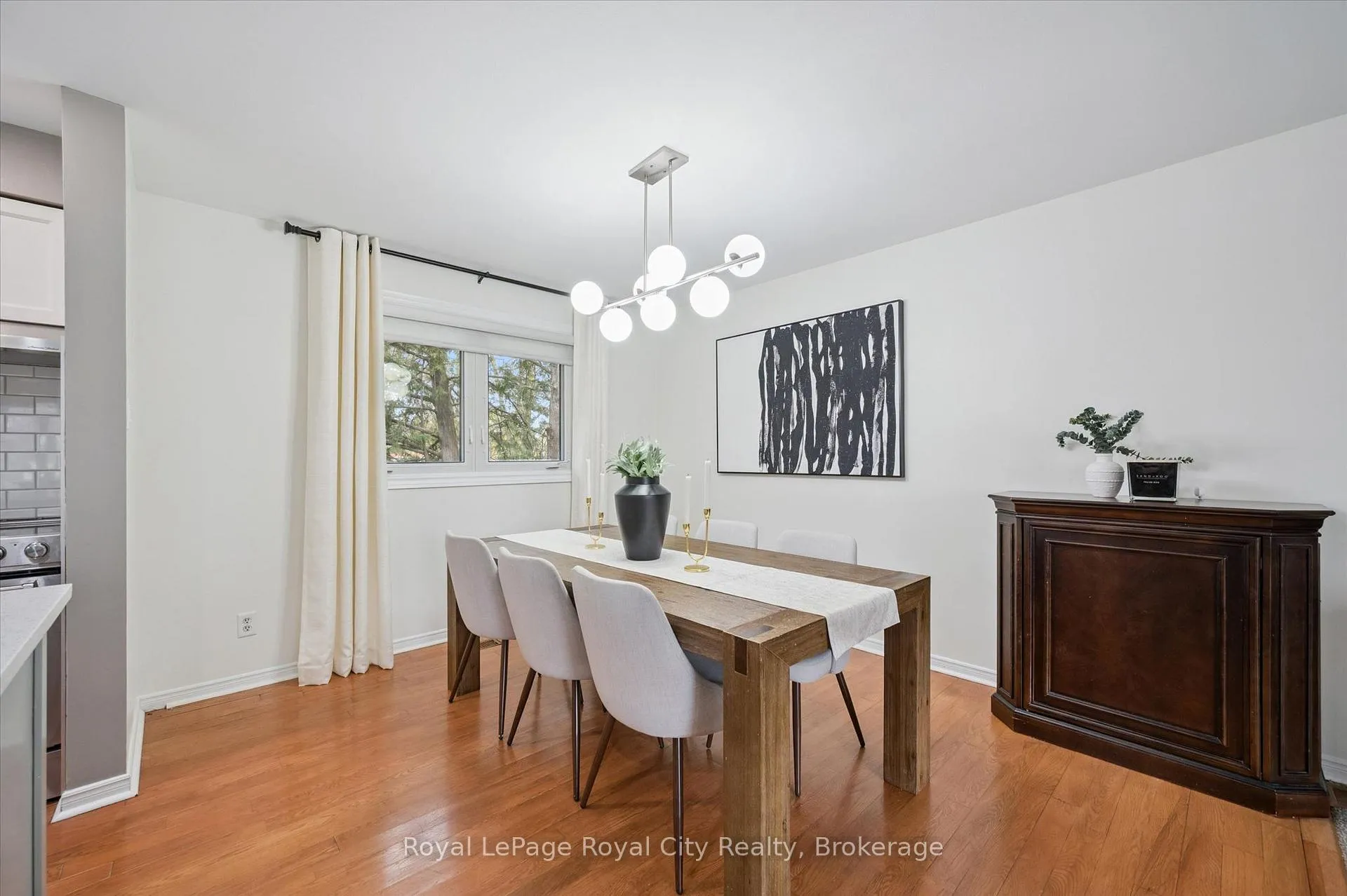 Photo 12 of 22 Crestwood Drive, Cambridge, St. Andrews Estates — HOMEH