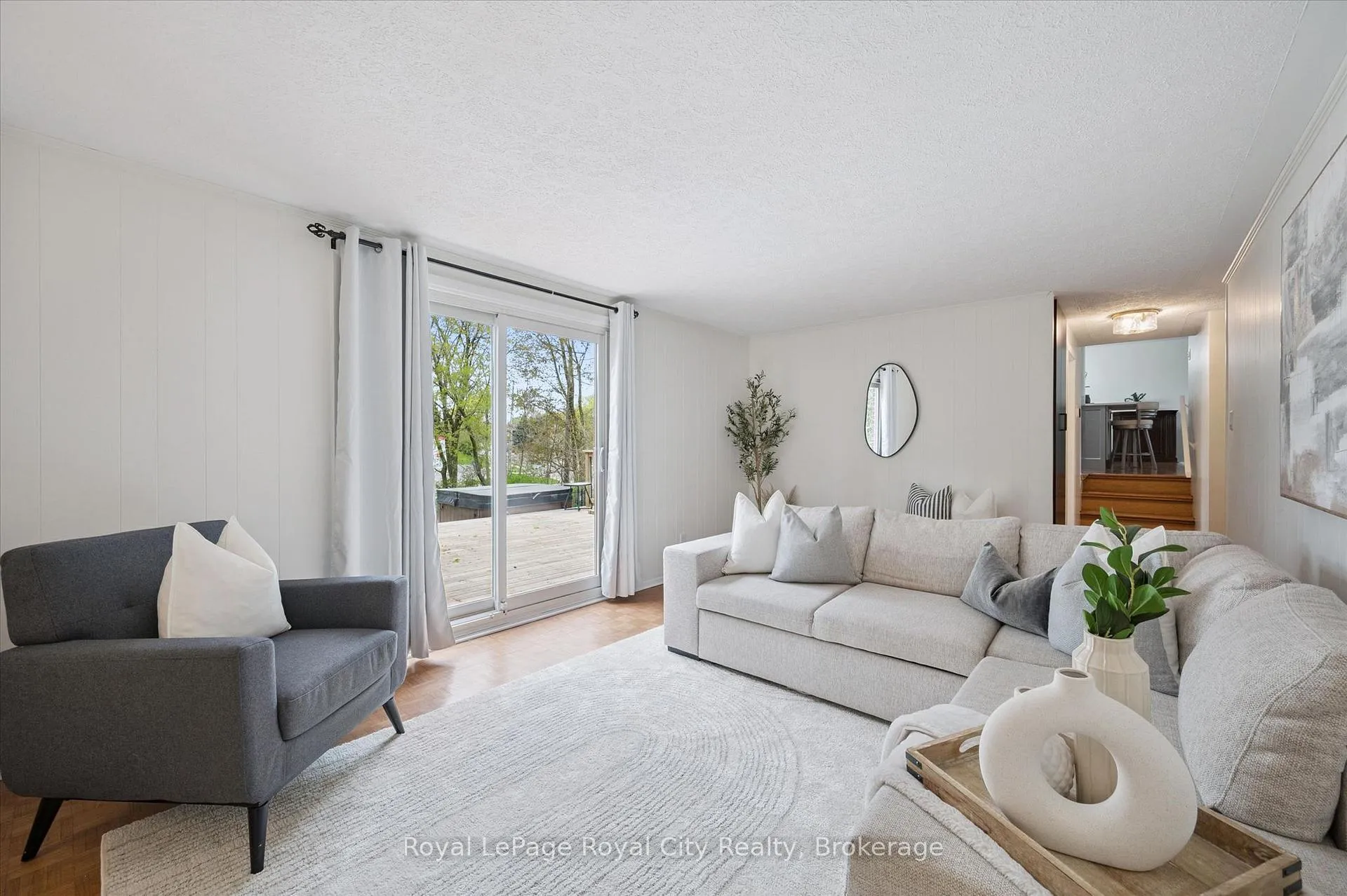 Photo 14 of 22 Crestwood Drive, Cambridge, St. Andrews Estates — HOMEH