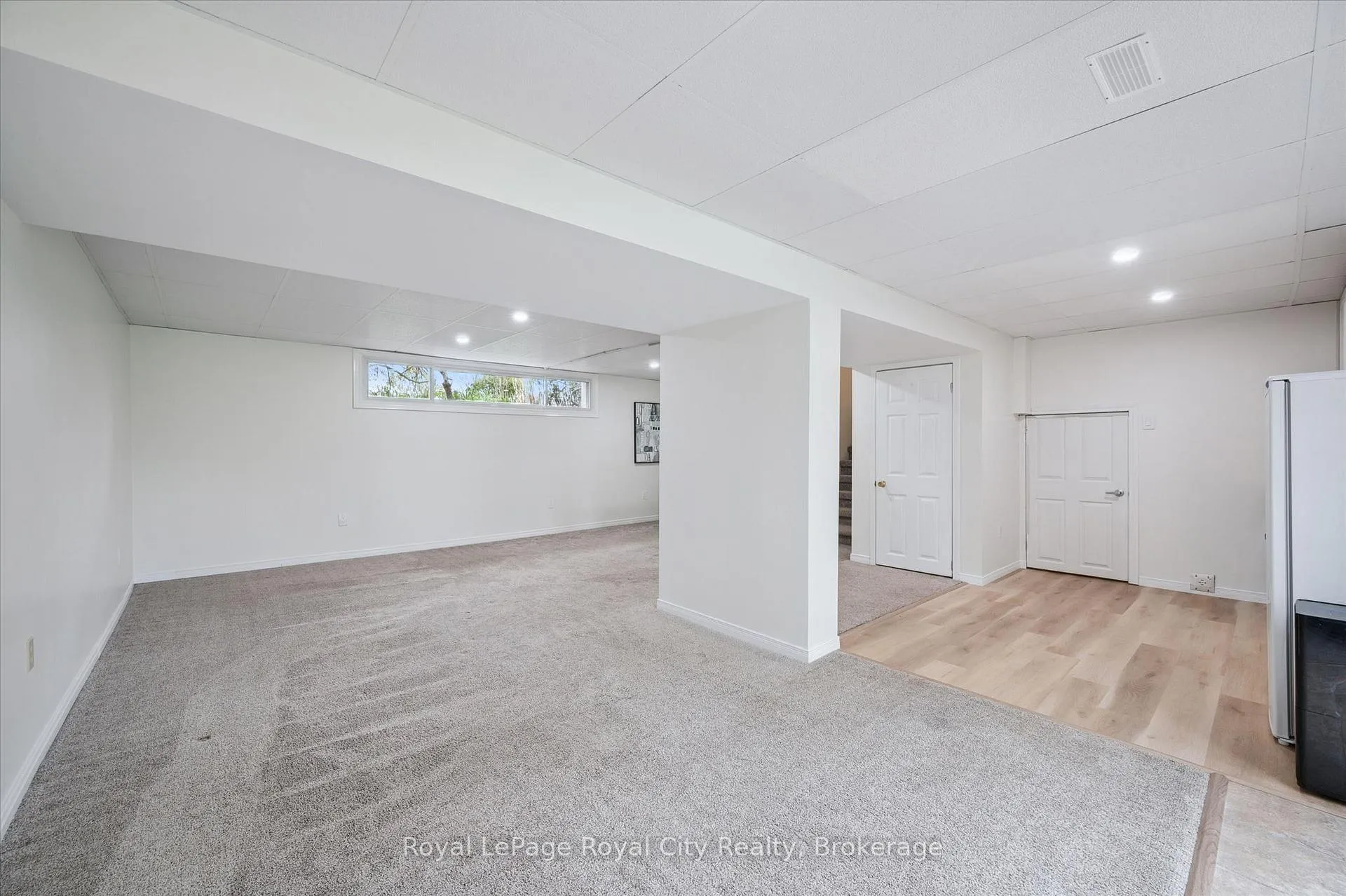 Photo 26 of 22 Crestwood Drive, Cambridge, St. Andrews Estates — HOMEH