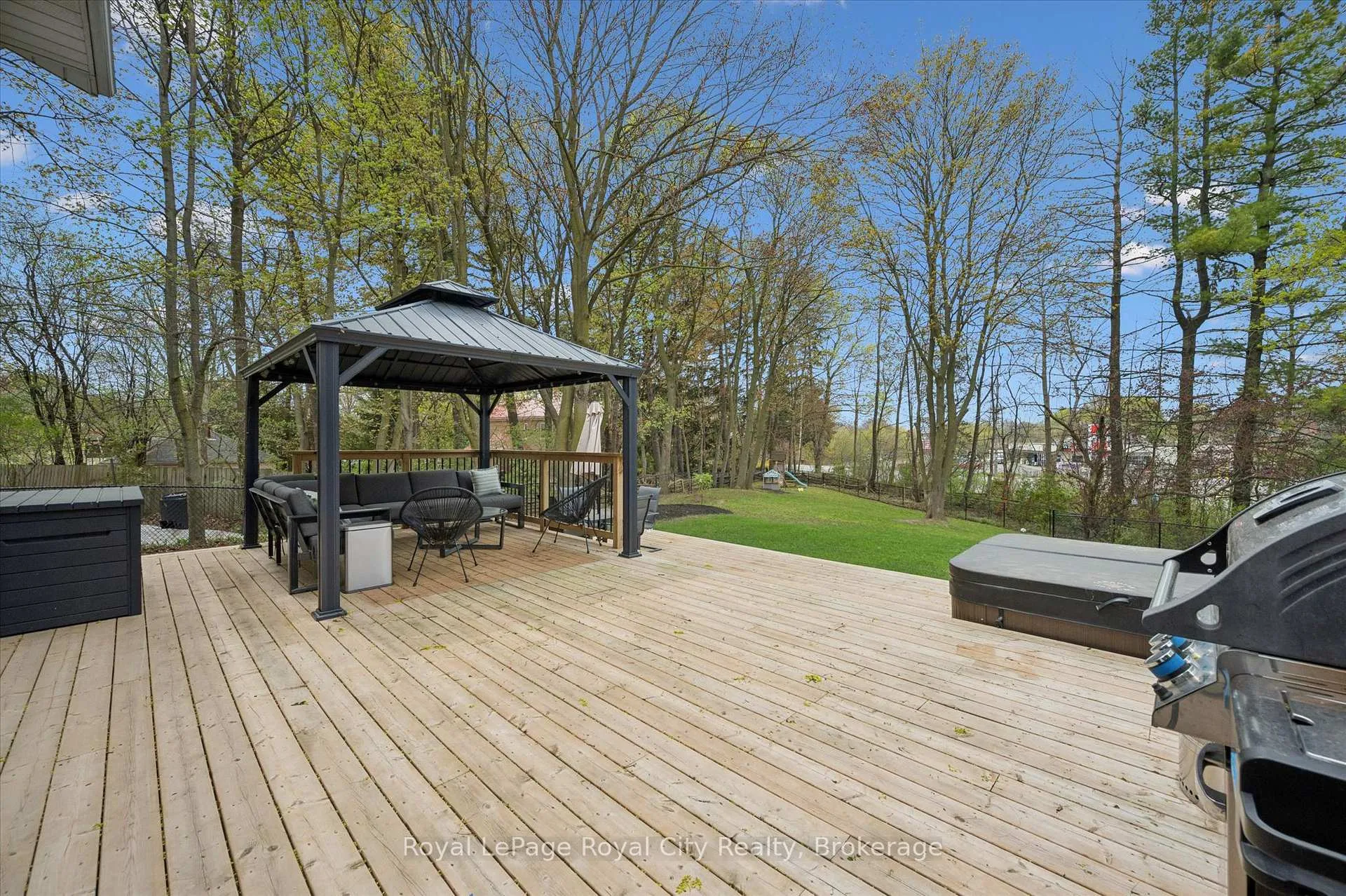 Photo 31 of 22 Crestwood Drive, Cambridge, St. Andrews Estates — HOMEH