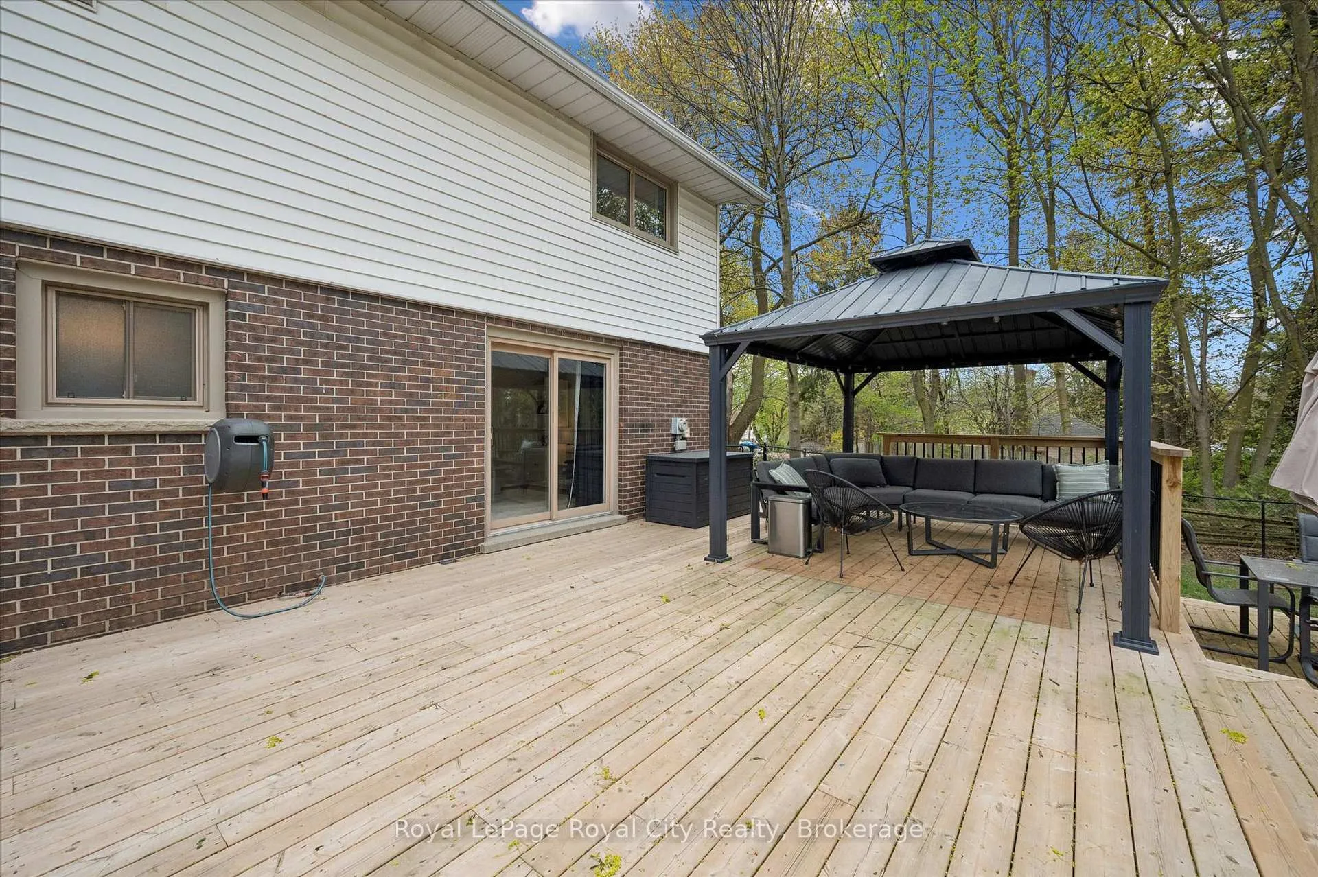 Photo 32 of 22 Crestwood Drive, Cambridge, St. Andrews Estates — HOMEH