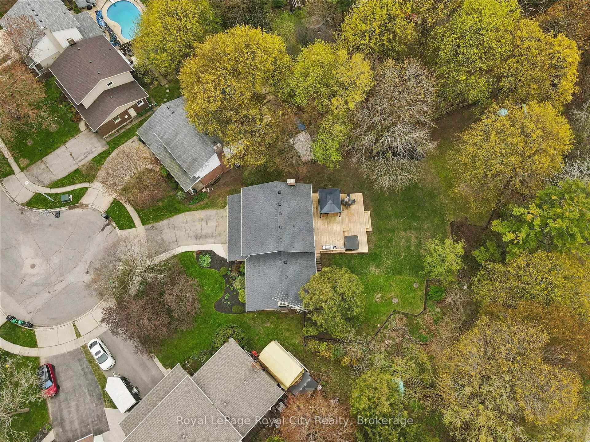 Photo 37 of 22 Crestwood Drive, Cambridge, St. Andrews Estates — HOMEH