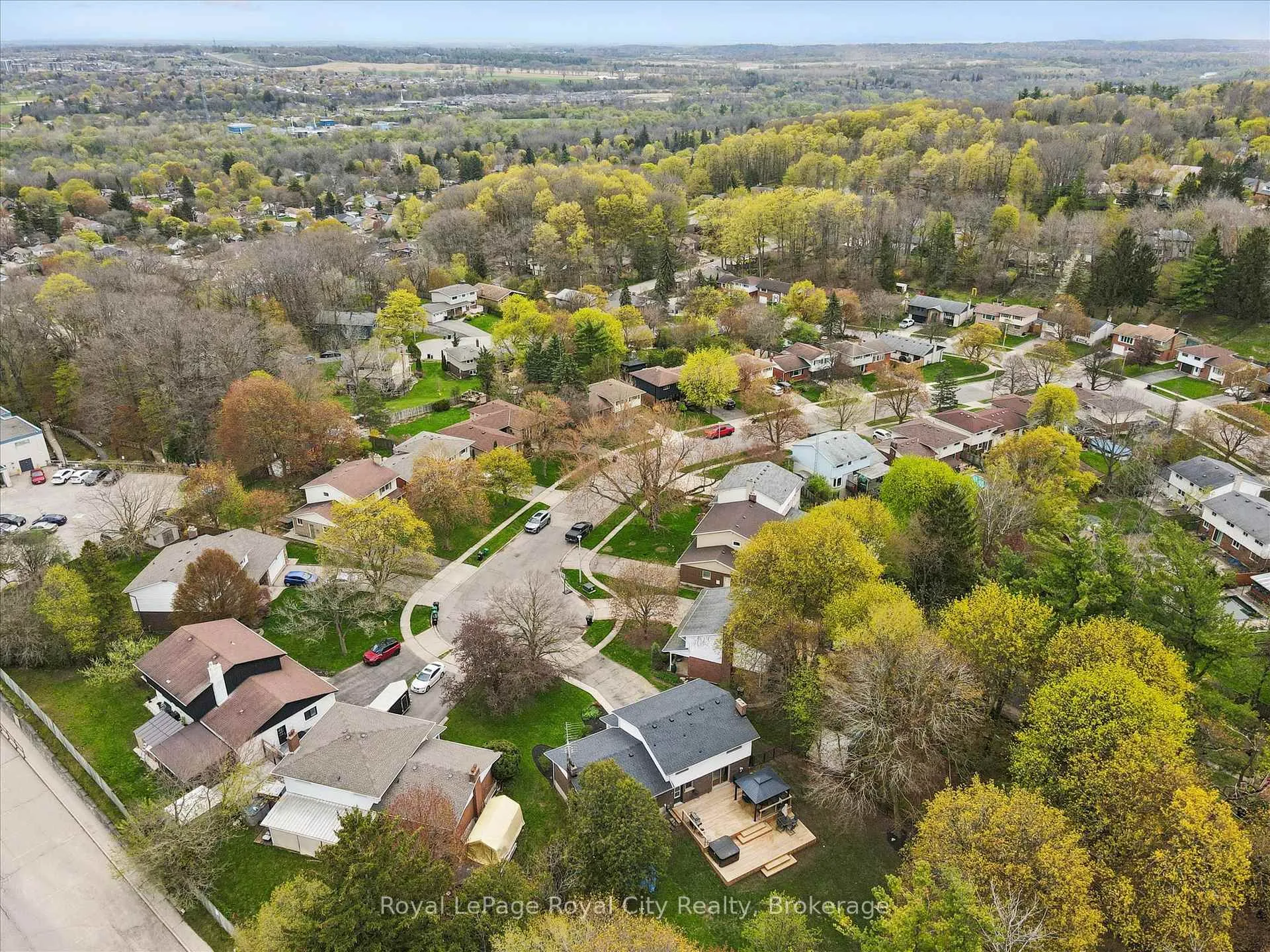 Photo 38 of 22 Crestwood Drive, Cambridge, St. Andrews Estates — HOMEH