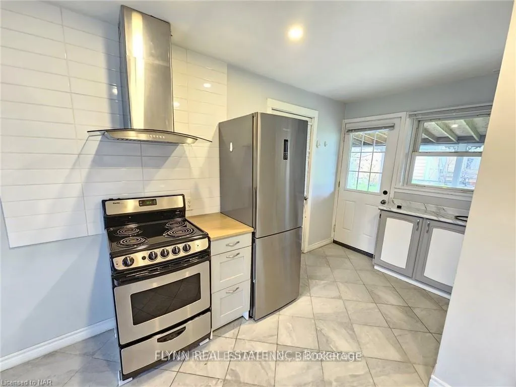 Photo 1 of Unit 2, 99 Golden Boulevard, Welland, Lincoln/Crowland — HOMEH