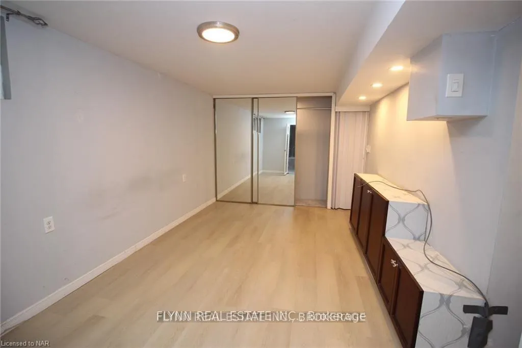 Photo 7 of Unit 2, 99 Golden Boulevard, Welland, Lincoln/Crowland — HOMEH
