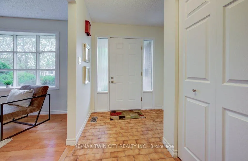 Photo 4 of 467 Redfox Road, Waterloo — HOMEH