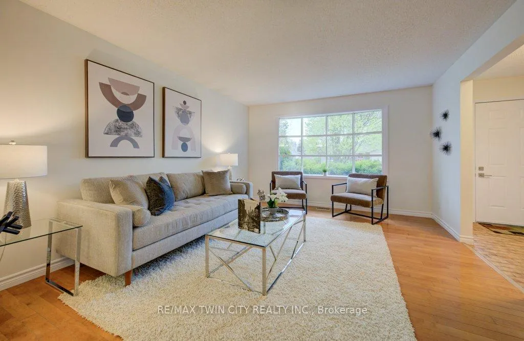 Photo 10 of 467 Redfox Road, Waterloo — HOMEH