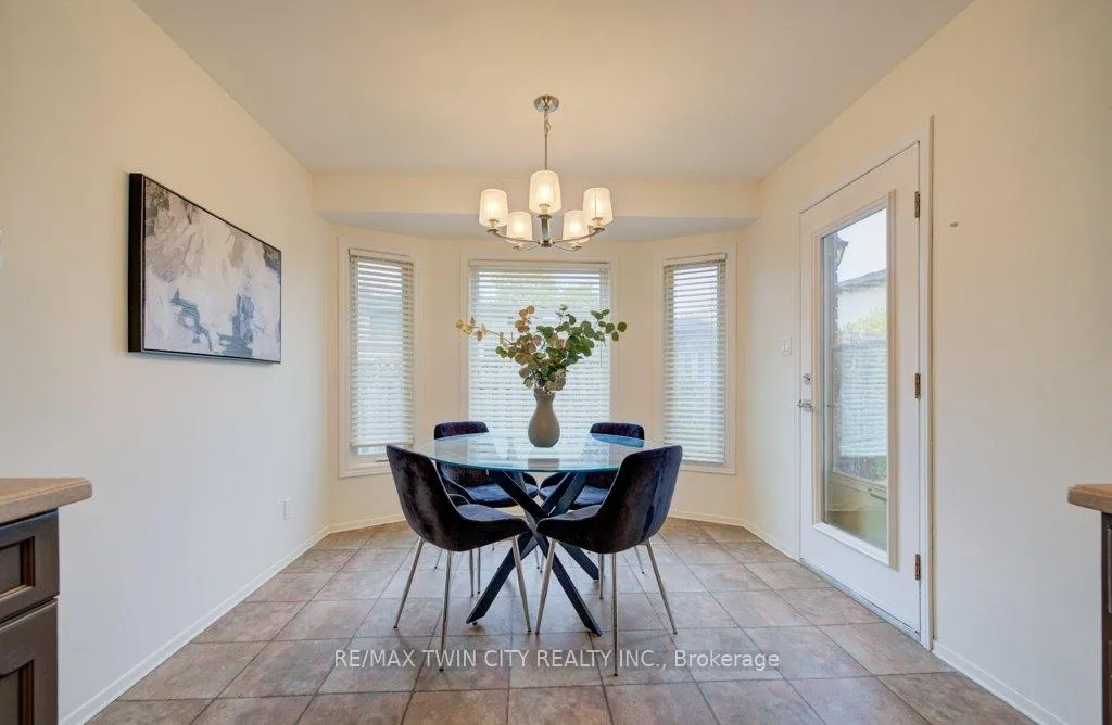 Photo 16 of 467 Redfox Road, Waterloo — HOMEH
