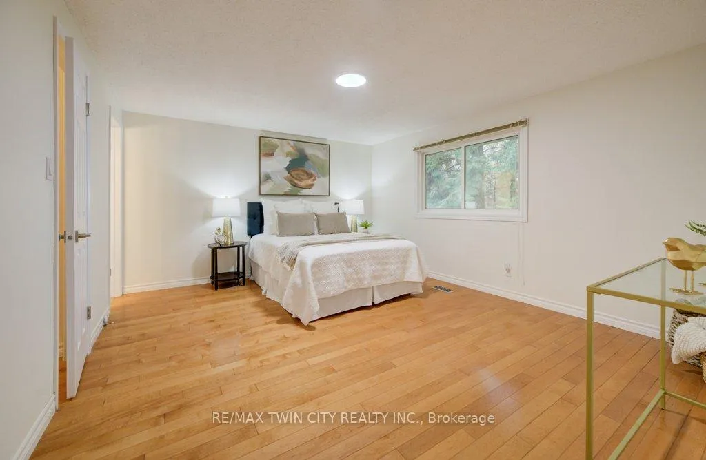 Photo 20 of 467 Redfox Road, Waterloo — HOMEH