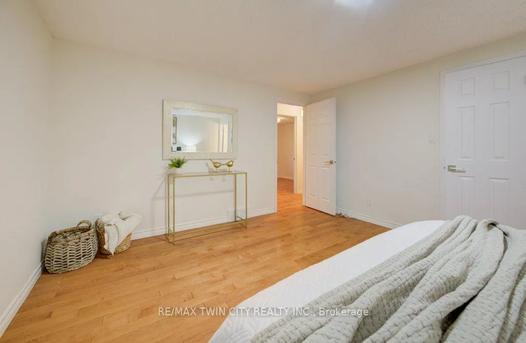 Photo 22 of 467 Redfox Road, Waterloo — HOMEH