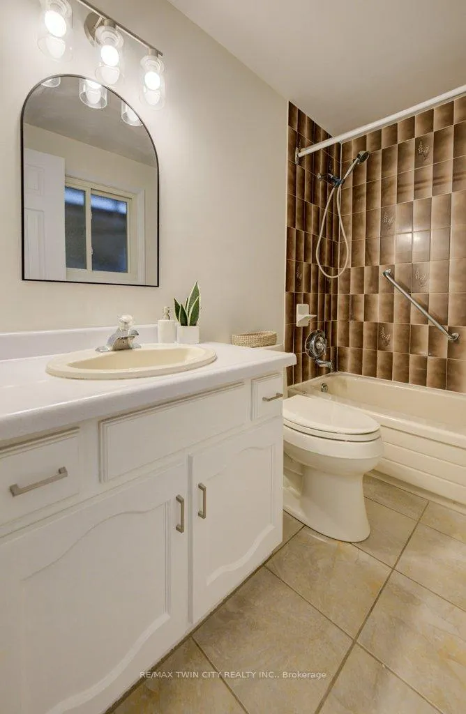 Photo 24 of 467 Redfox Road, Waterloo — HOMEH