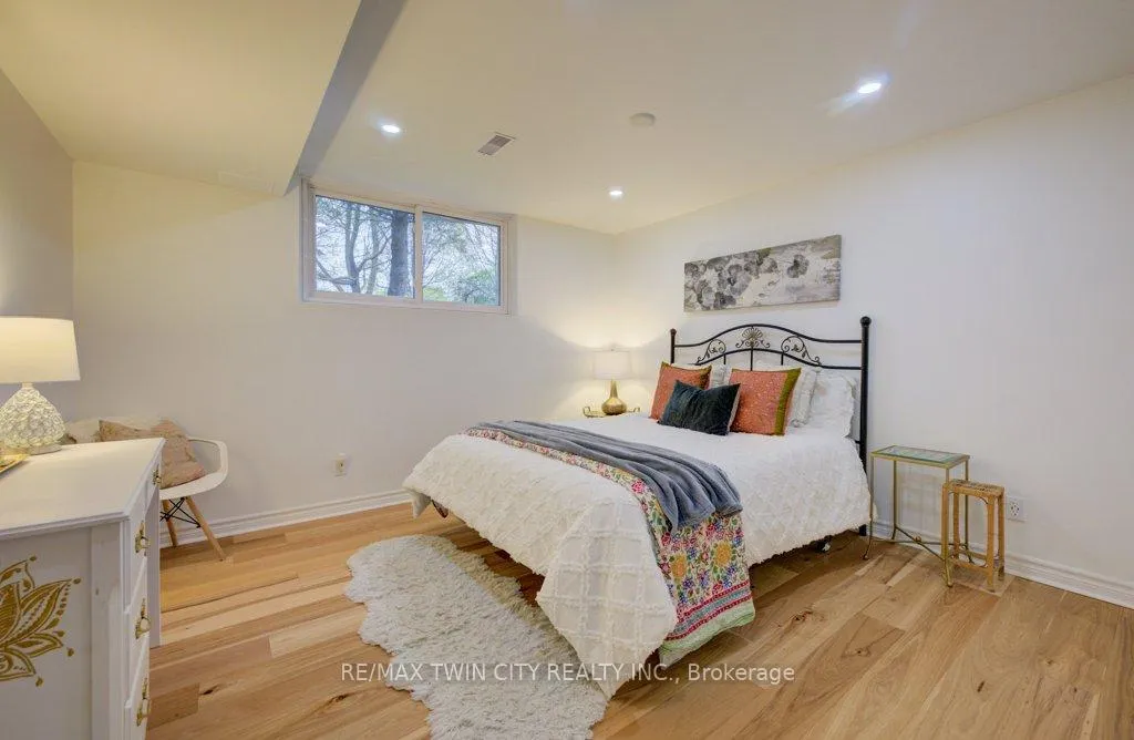 Photo 29 of 467 Redfox Road, Waterloo — HOMEH