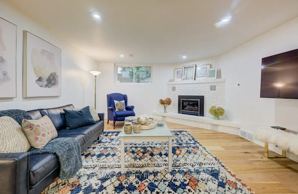 Photo 32 of 467 Redfox Road, Waterloo — HOMEH