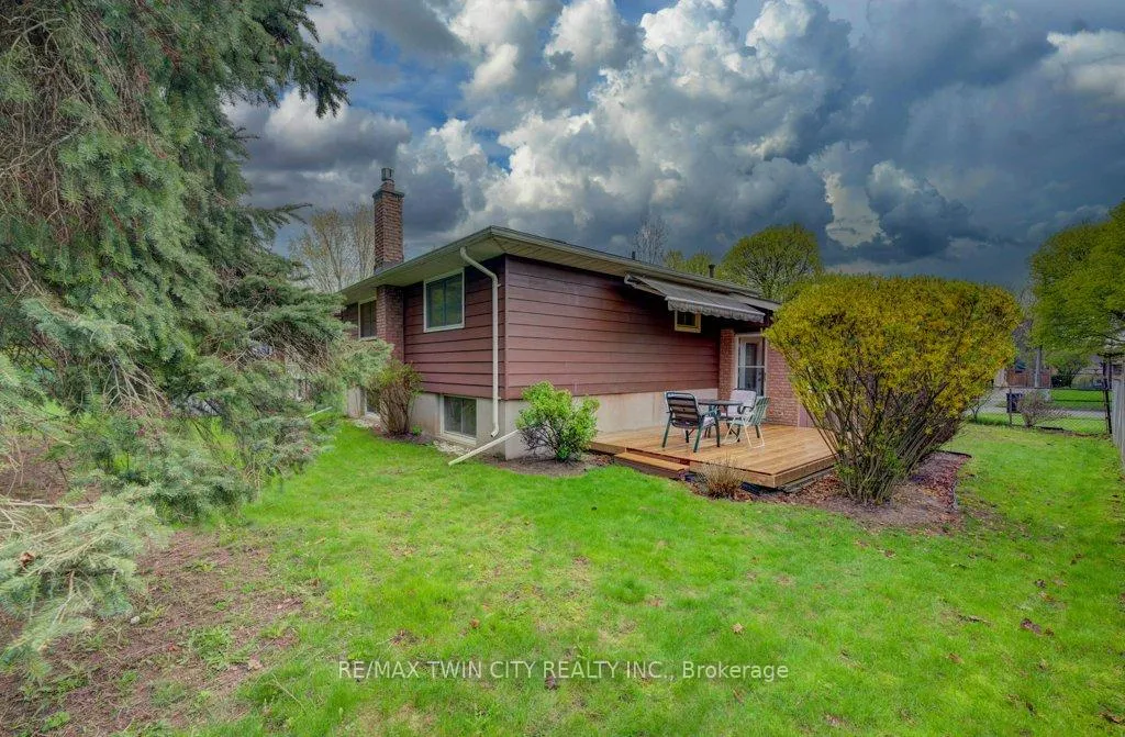 Photo 42 of 467 Redfox Road, Waterloo — HOMEH