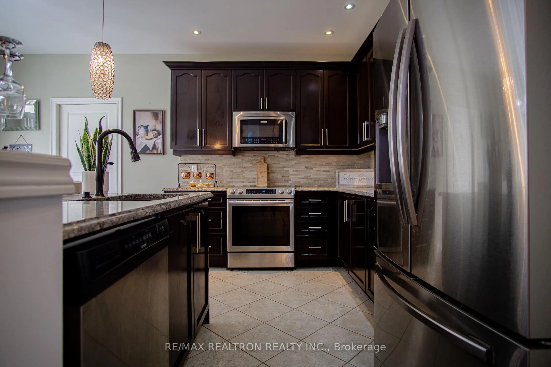 Photo 19 of 936 Langford Street, Oshawa, Eastdale — HOMEH