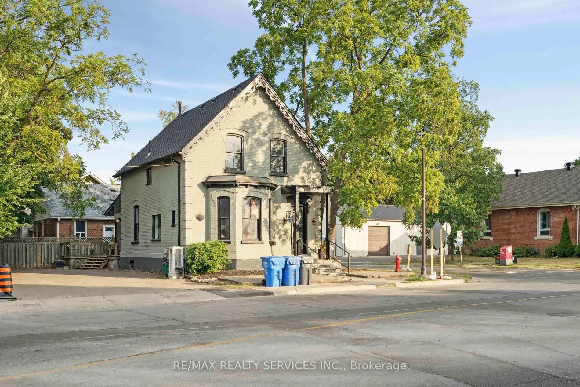 Photo 2 of 127 Queen Street W, Brampton, Downtown Brampton — HOMEH