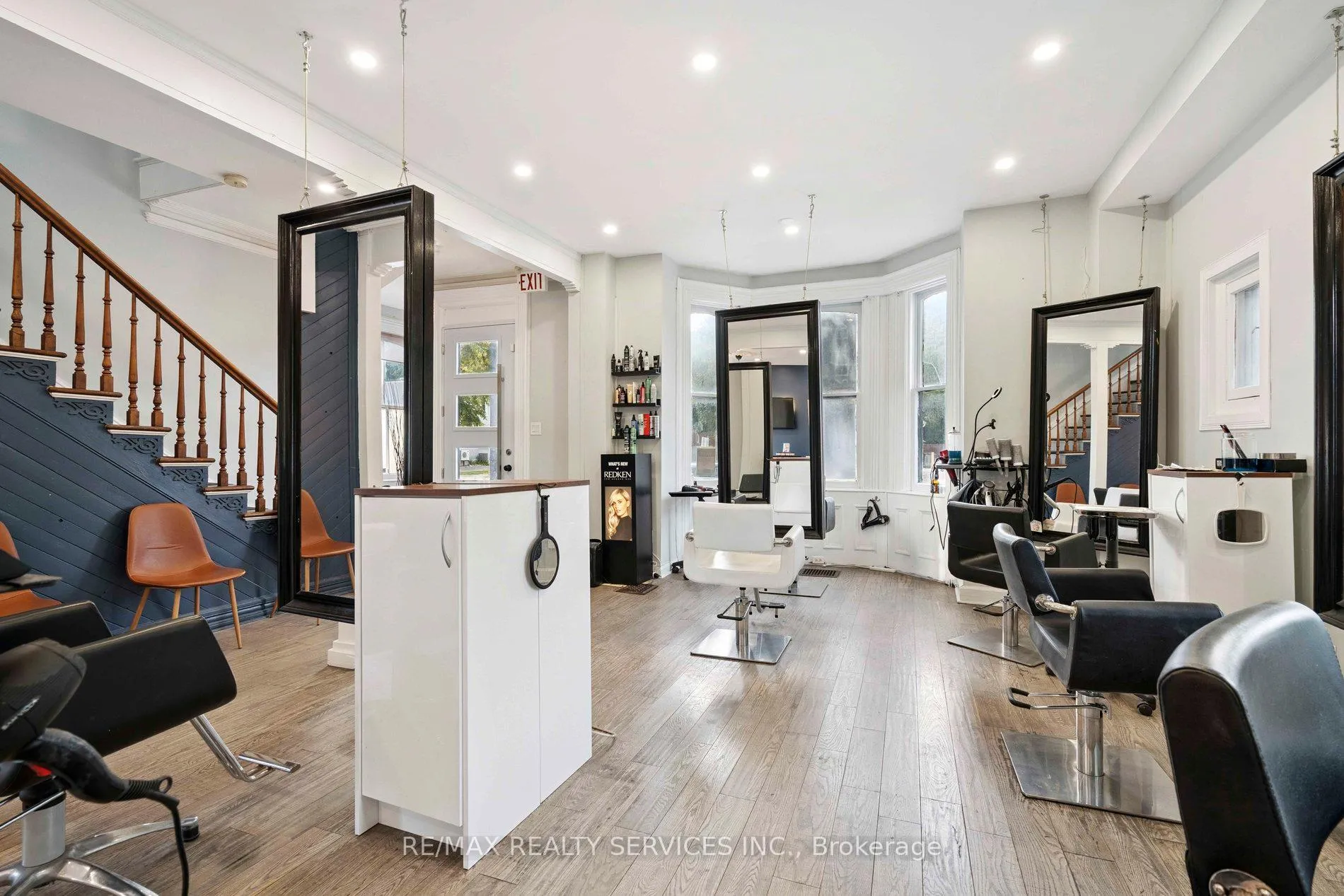 Photo 6 of 127 Queen Street W, Brampton, Downtown Brampton — HOMEH