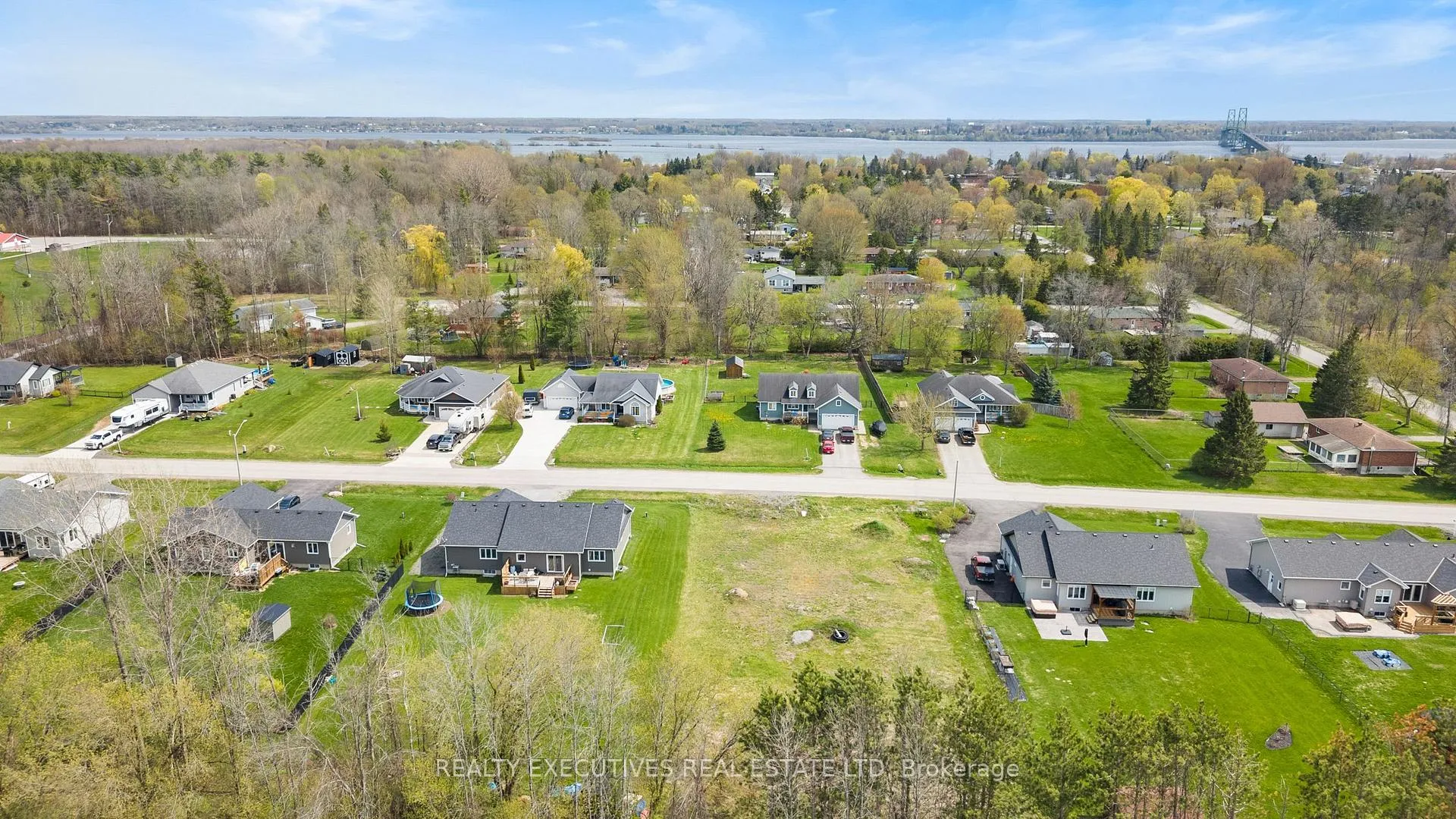 Photo 3 of 8 Albert Street, Edwardsburgh/Cardinal, Edwardsburgh/Cardinal Twp — HOMEH
