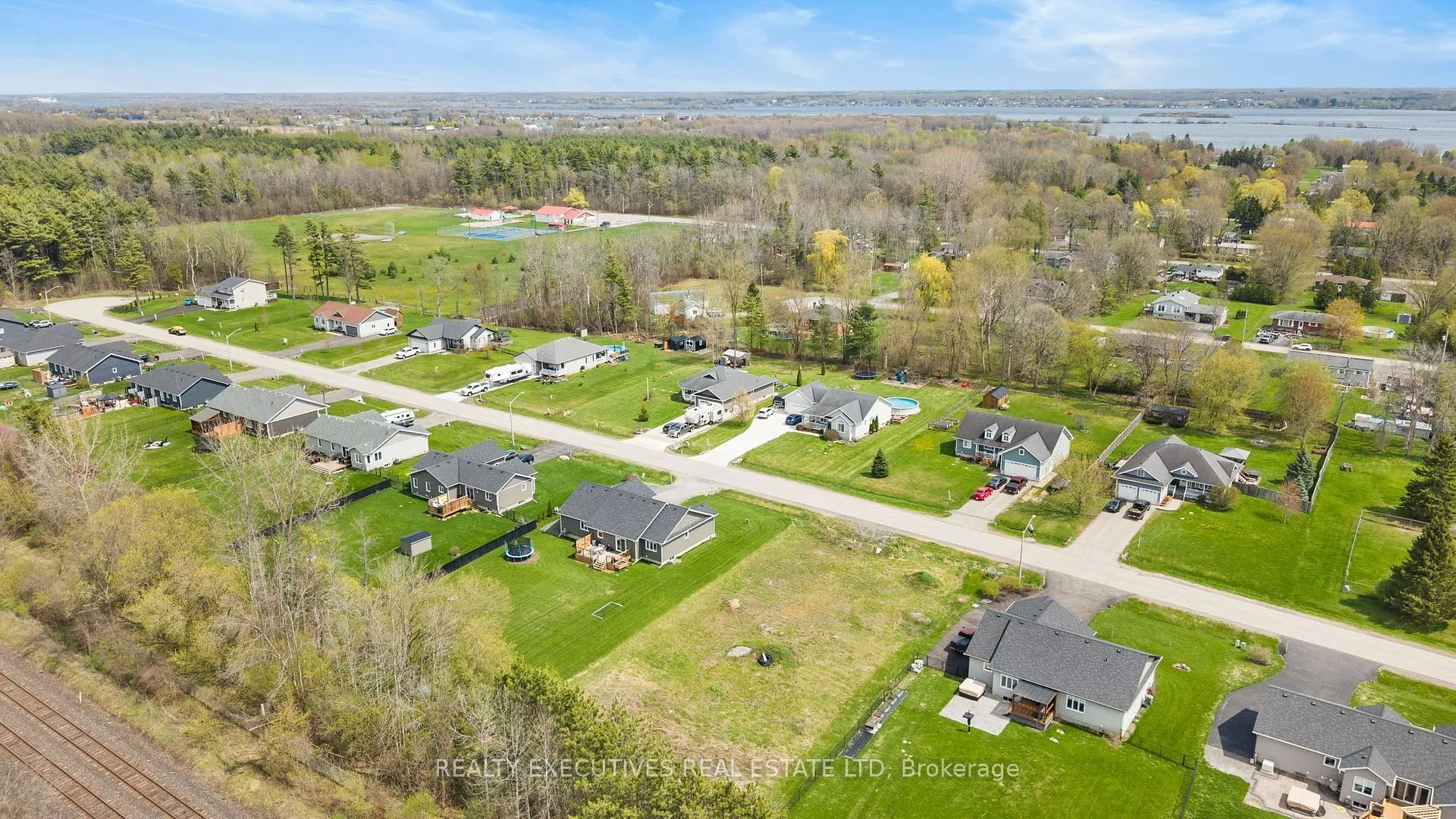 Photo 4 of 8 Albert Street, Edwardsburgh/Cardinal, Edwardsburgh/Cardinal Twp — HOMEH