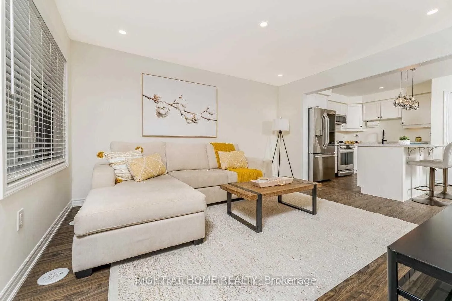 Photo 8 of 886 Cactus Point, Milton, Cobban — HOMEH