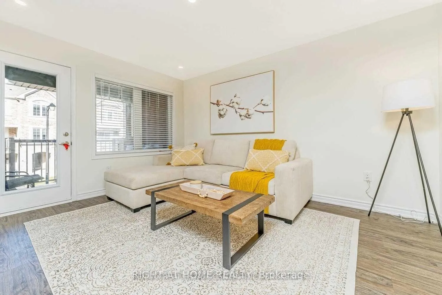 Photo 9 of 886 Cactus Point, Milton, Cobban — HOMEH