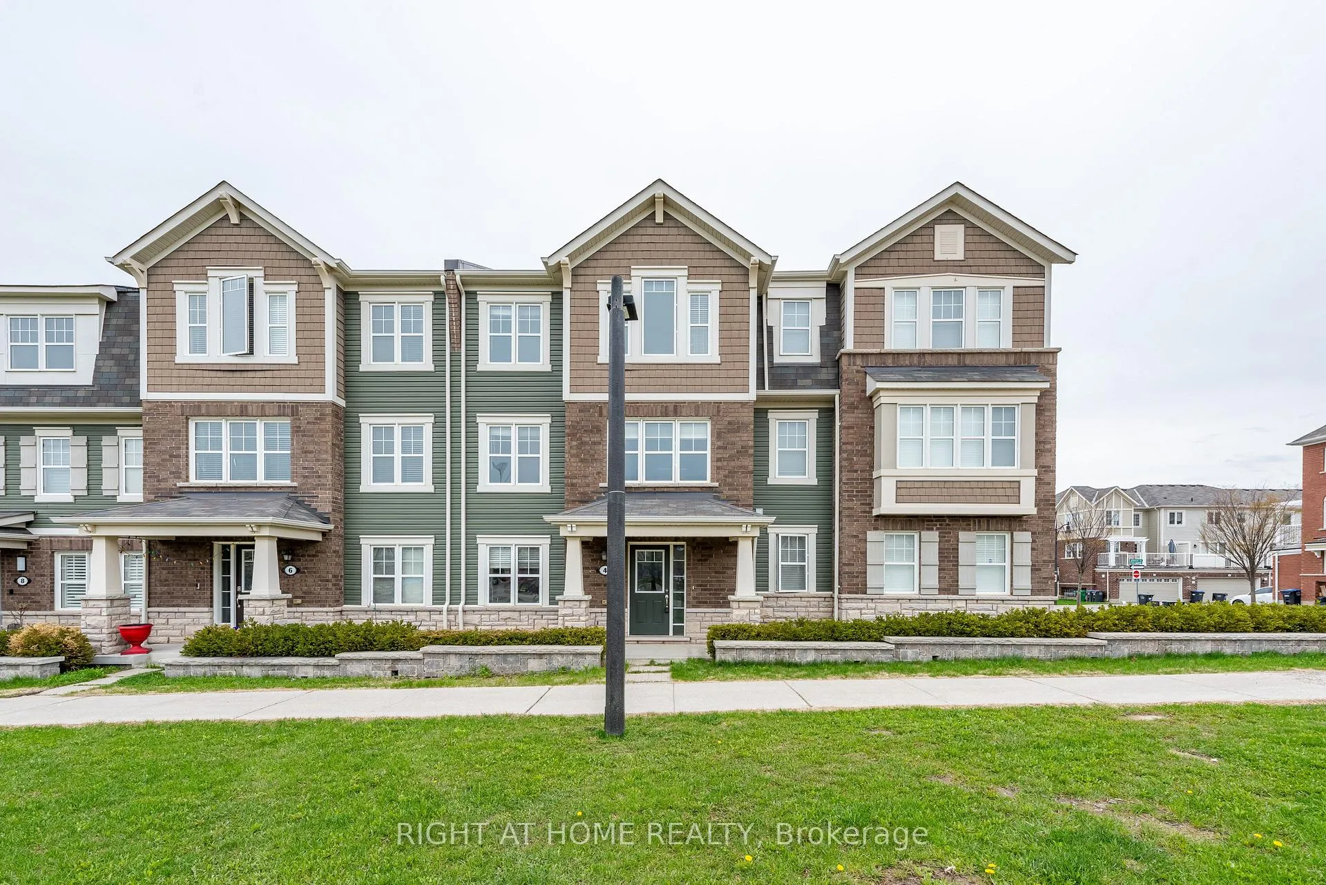 Photo 2 of 4 Hafia Street, Brampton, Northwest Brampton — HOMEH
