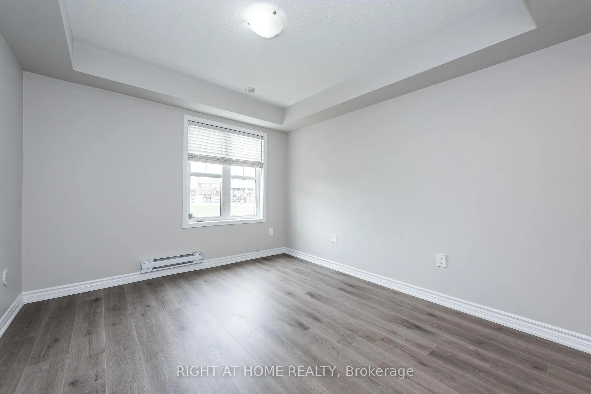 Photo 8 of 4 Hafia Street, Brampton, Northwest Brampton — HOMEH