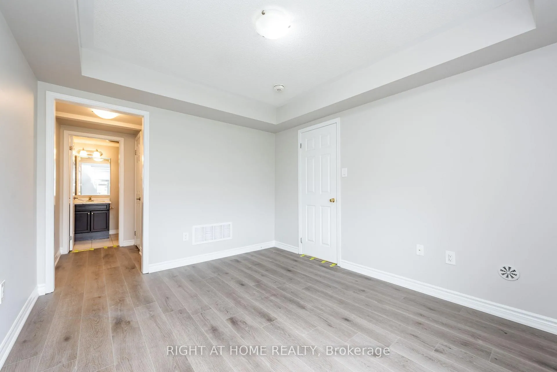 Photo 10 of 4 Hafia Street, Brampton, Northwest Brampton — HOMEH