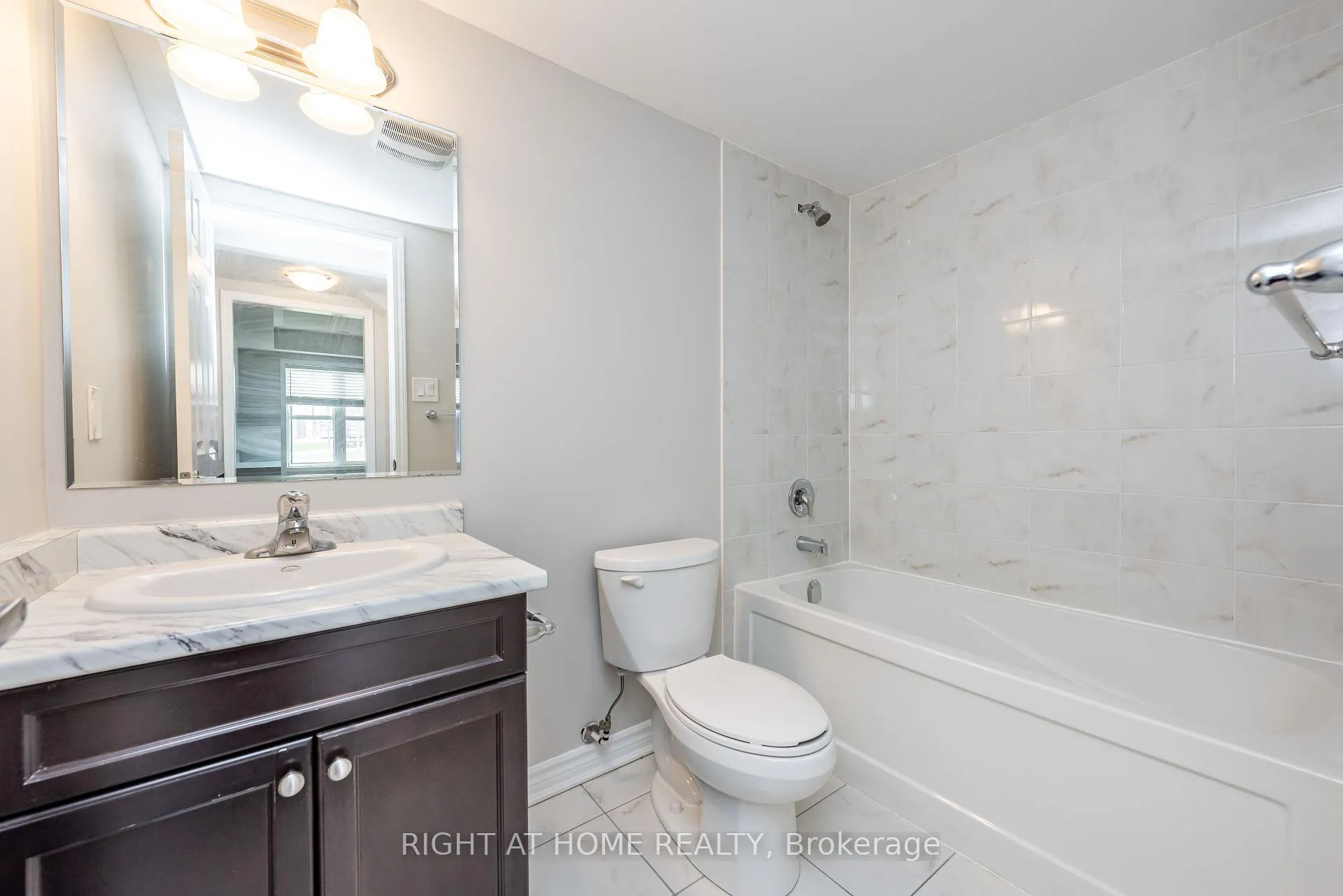 Photo 11 of 4 Hafia Street, Brampton, Northwest Brampton — HOMEH