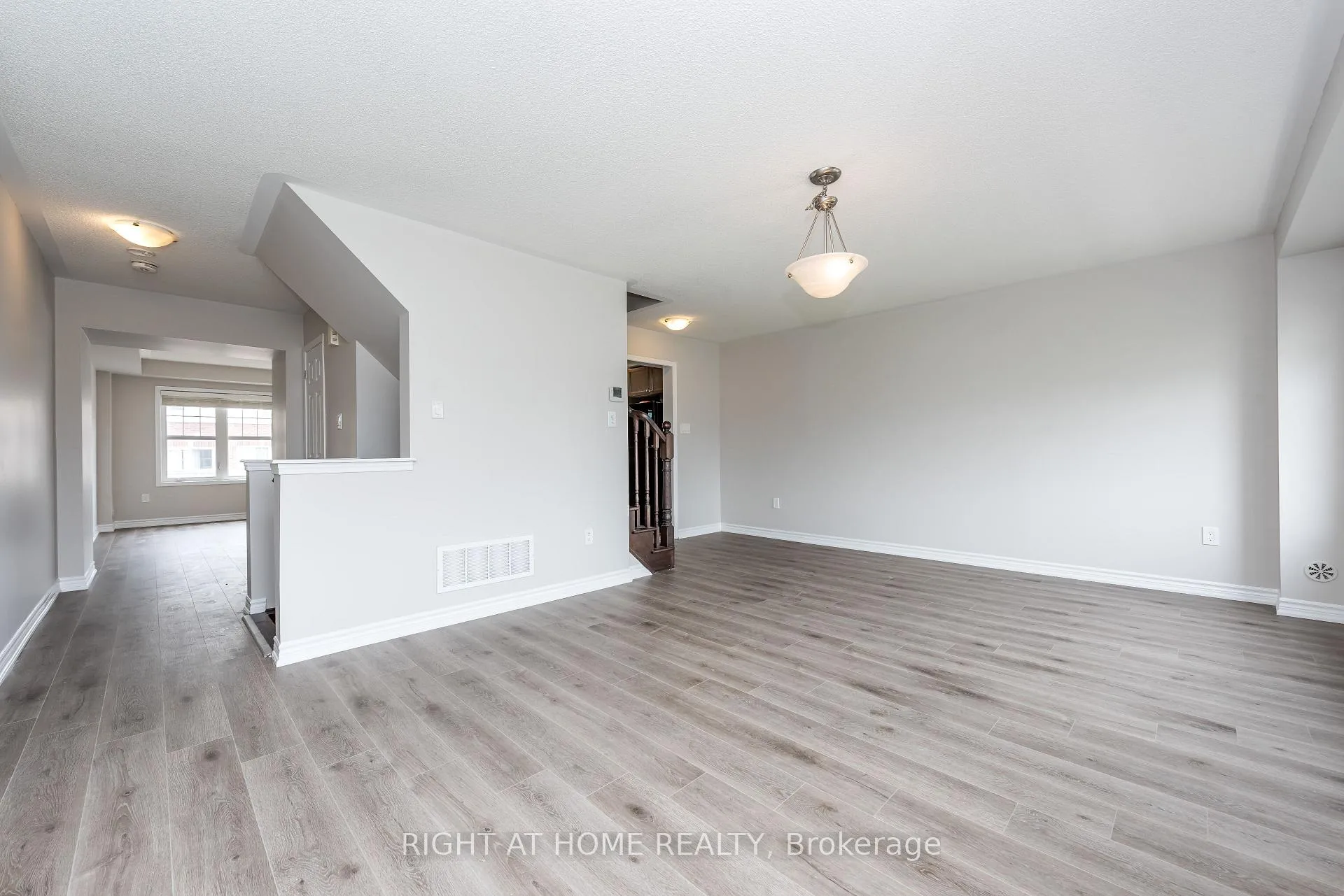 Photo 16 of 4 Hafia Street, Brampton, Northwest Brampton — HOMEH