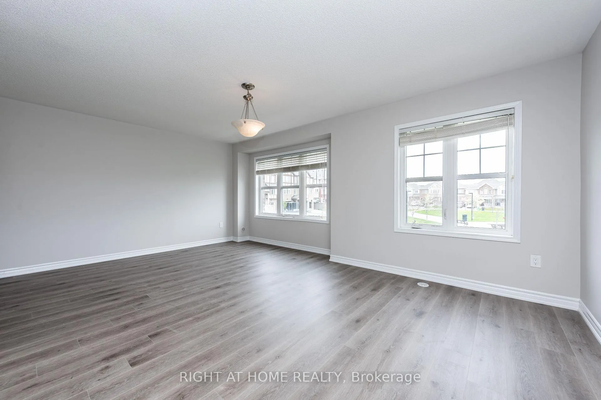 Photo 17 of 4 Hafia Street, Brampton, Northwest Brampton — HOMEH