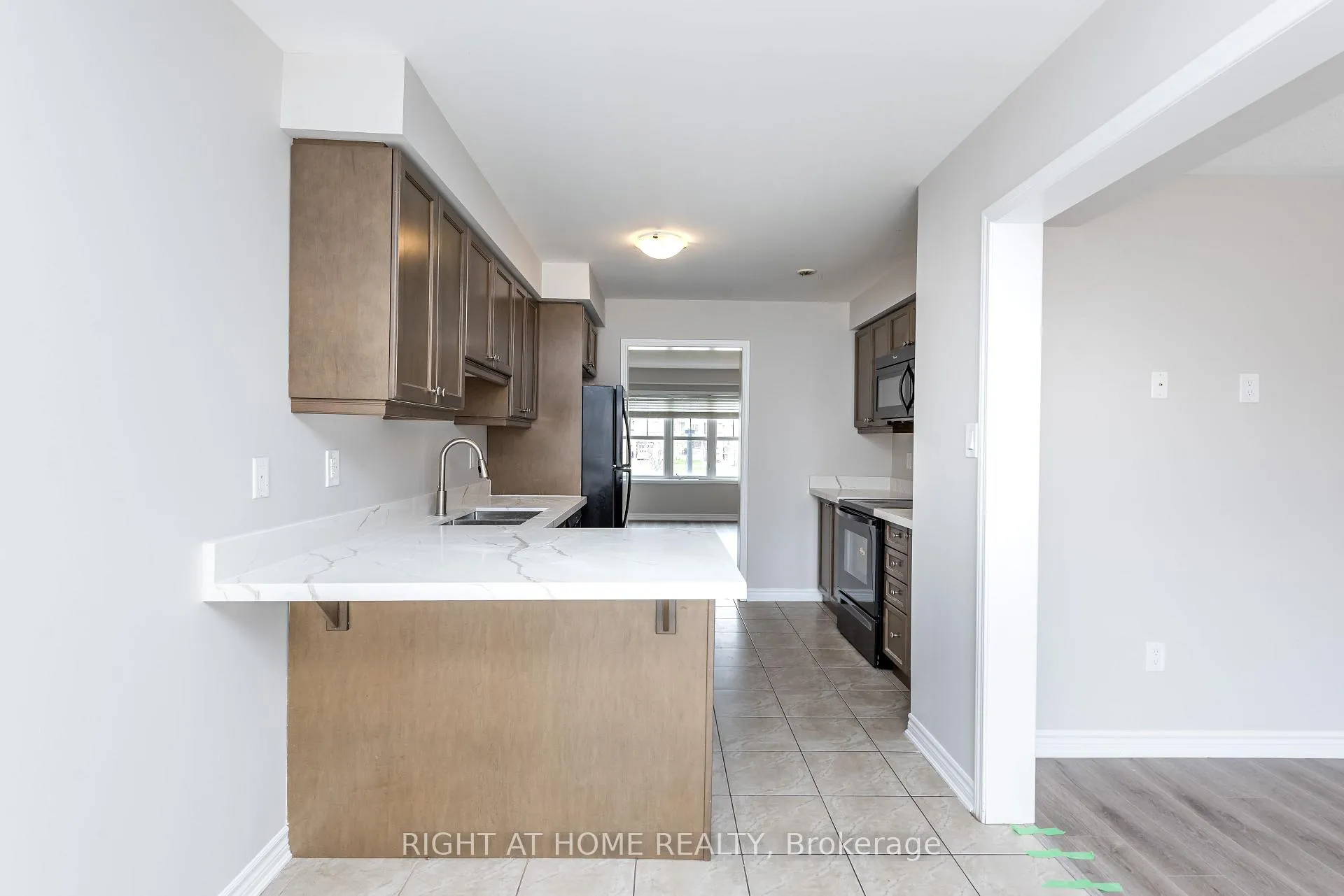 Photo 20 of 4 Hafia Street, Brampton, Northwest Brampton — HOMEH