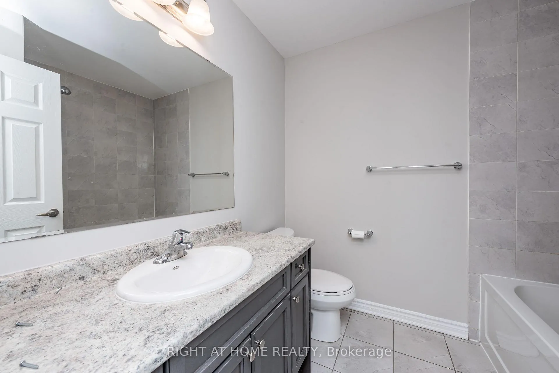 Photo 34 of 4 Hafia Street, Brampton, Northwest Brampton — HOMEH