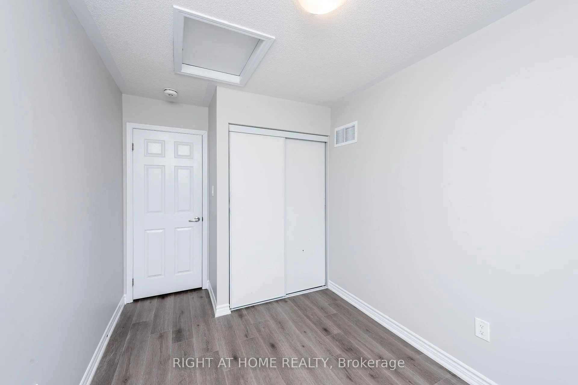 Photo 37 of 4 Hafia Street, Brampton, Northwest Brampton — HOMEH