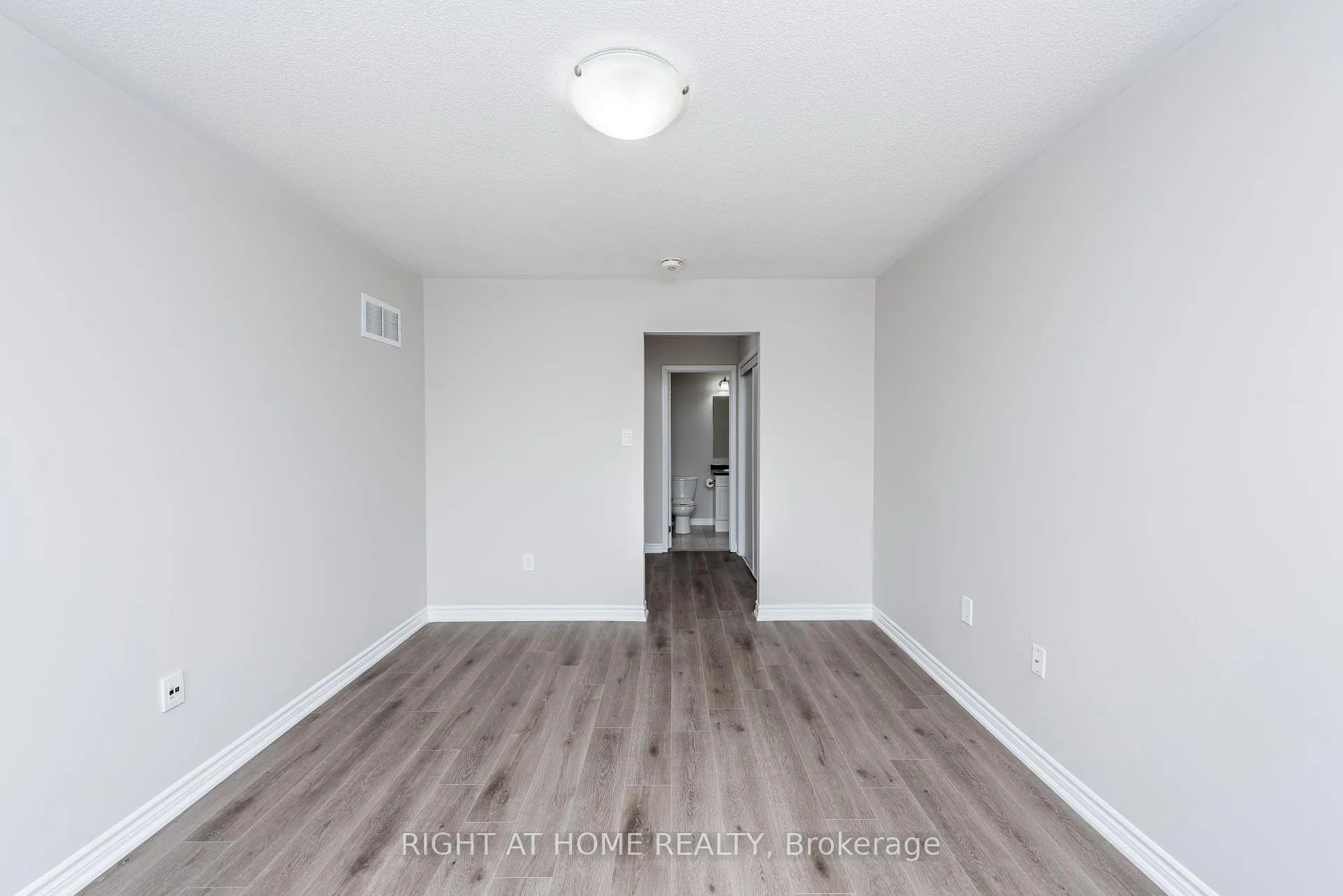 Photo 39 of 4 Hafia Street, Brampton, Northwest Brampton — HOMEH