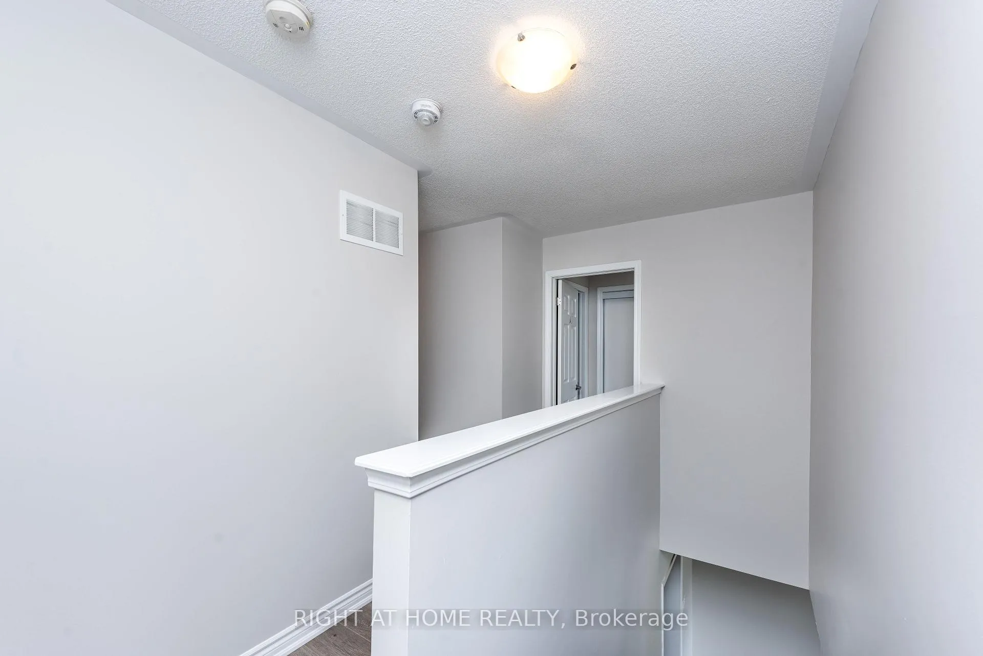 Photo 41 of 4 Hafia Street, Brampton, Northwest Brampton — HOMEH