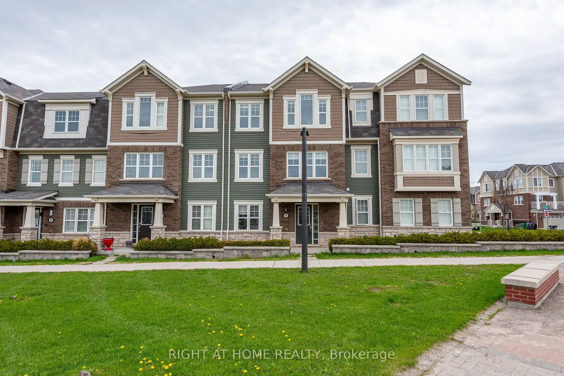 Photo 49 of 4 Hafia Street, Brampton, Northwest Brampton — HOMEH