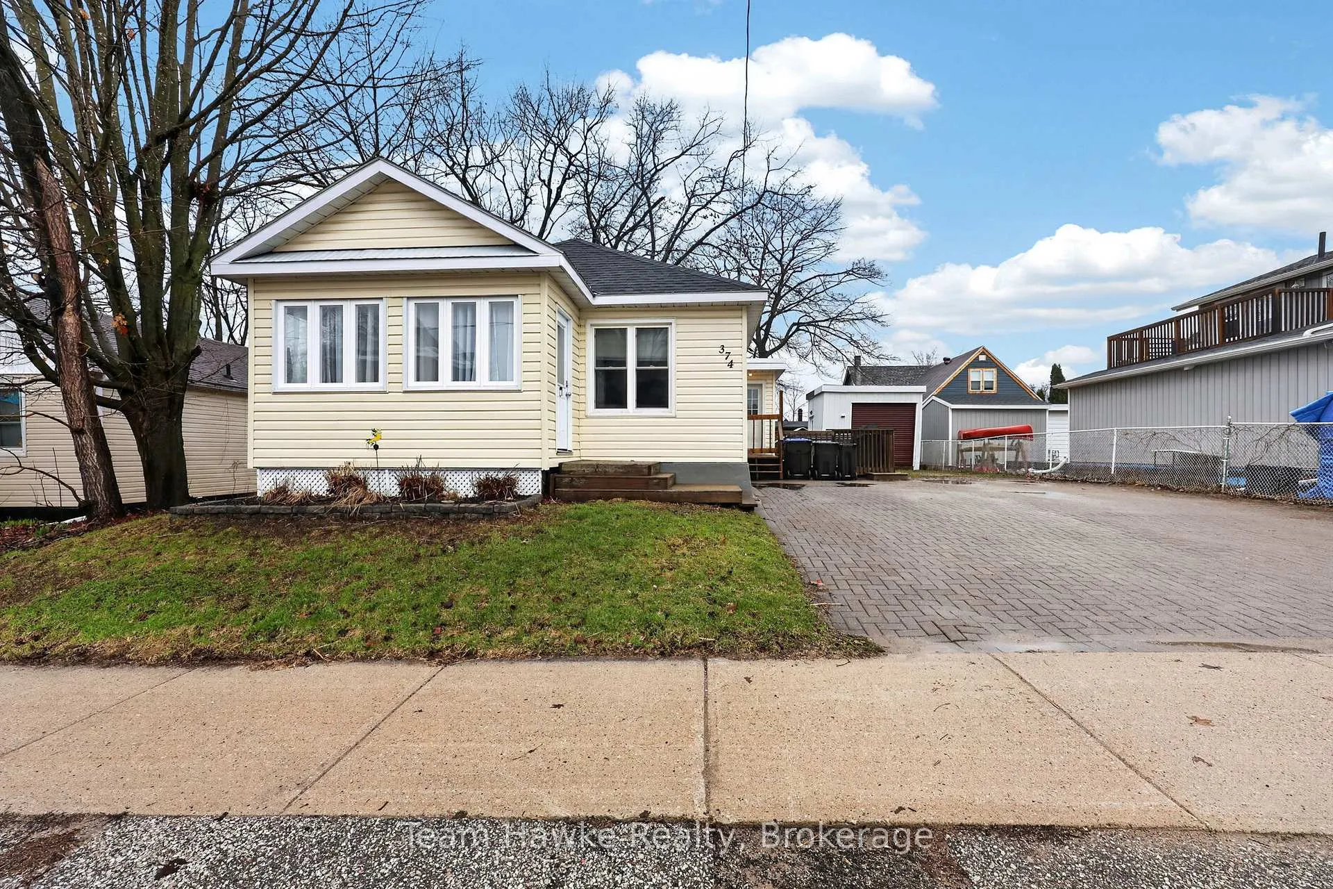Photo 1 of 374 Dominion Avenue, Midland — HOMEH