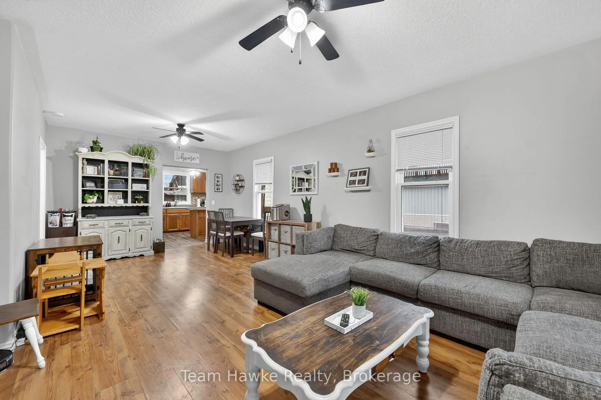 Photo 6 of 374 Dominion Avenue, Midland — HOMEH