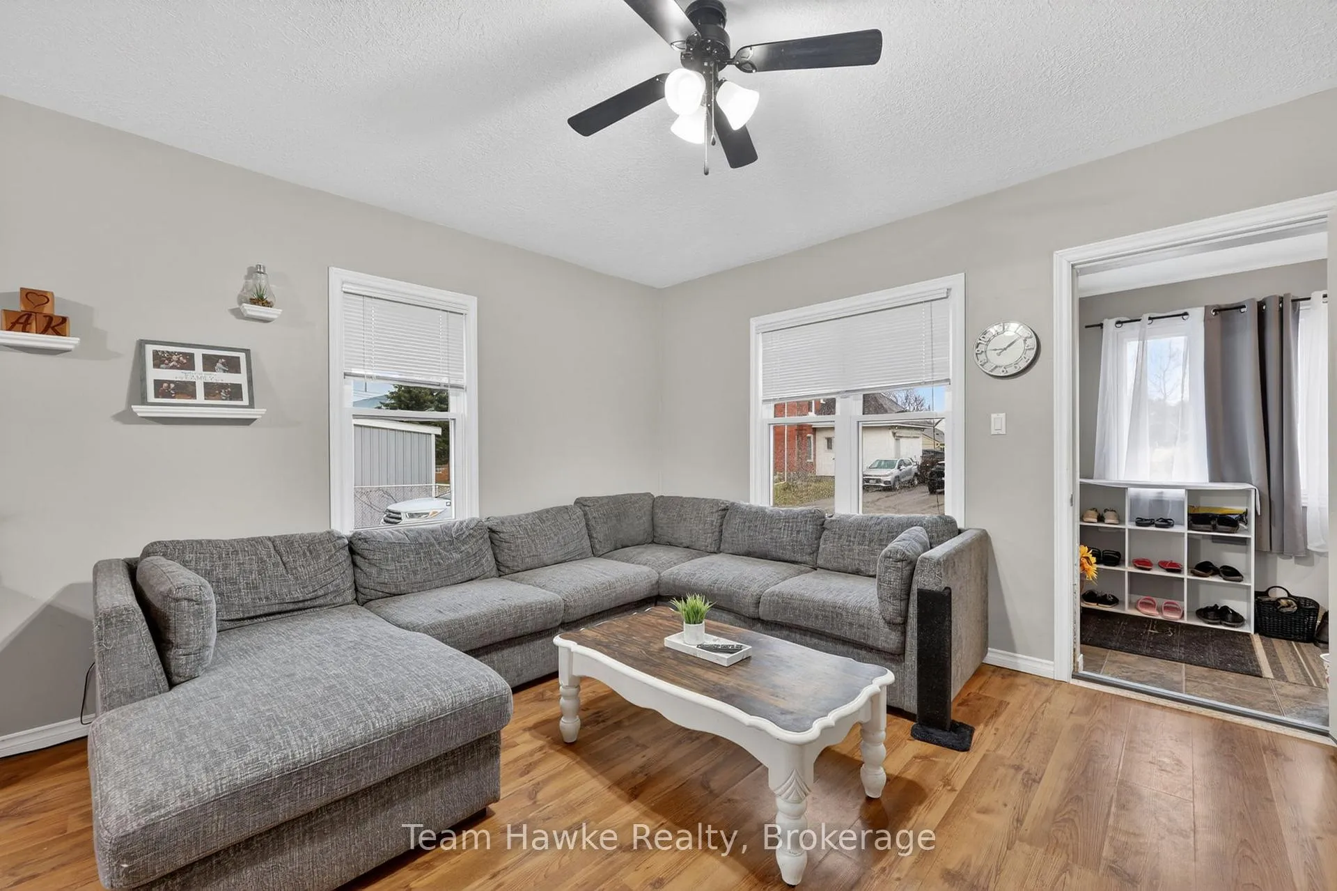 Photo 7 of 374 Dominion Avenue, Midland — HOMEH