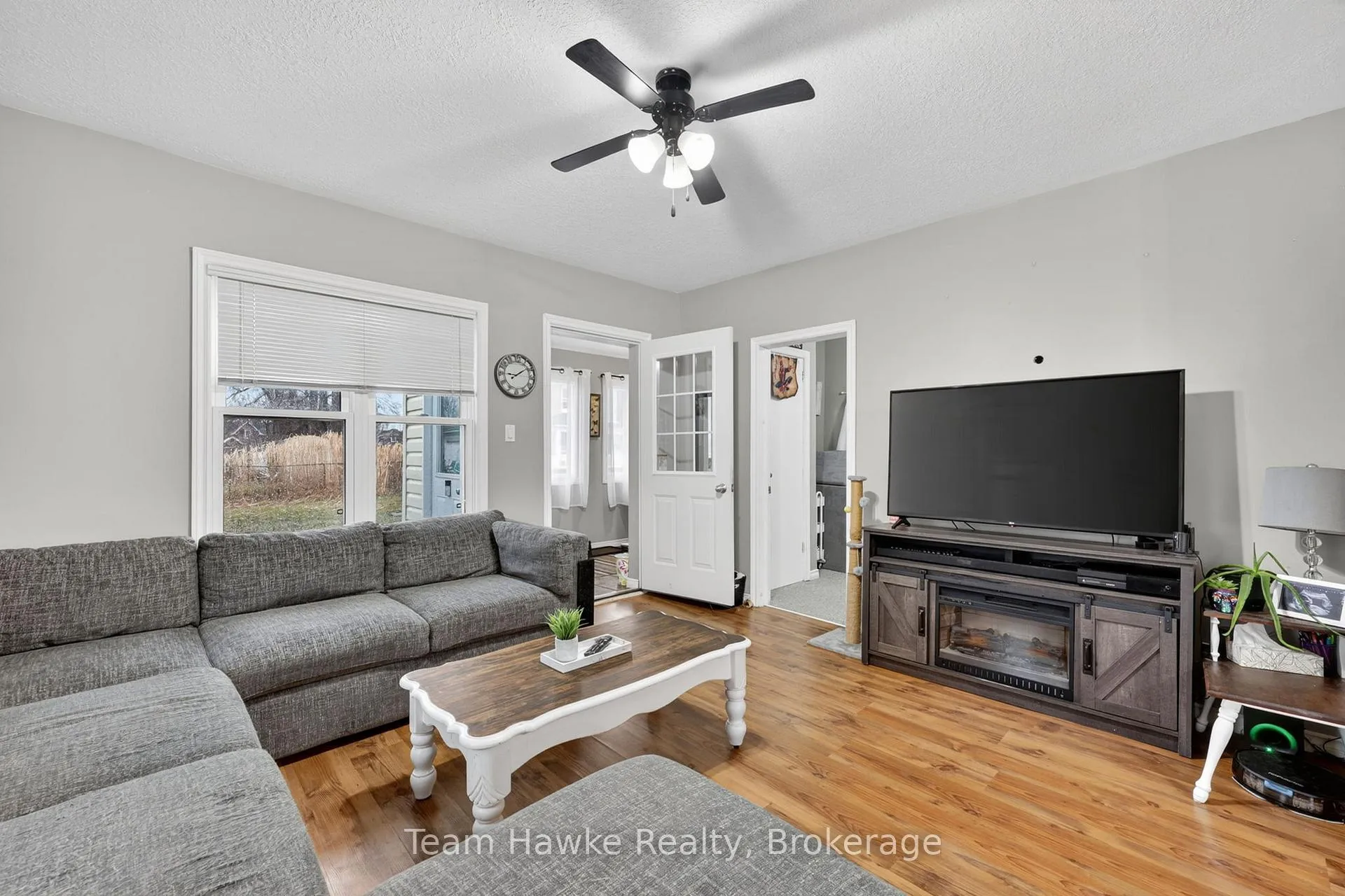 Photo 9 of 374 Dominion Avenue, Midland — HOMEH
