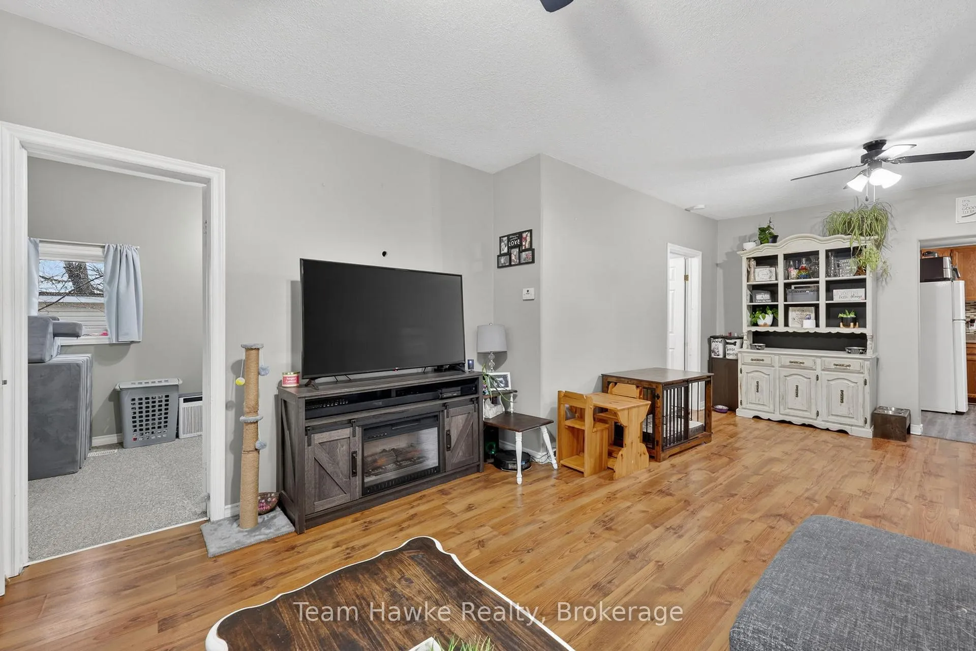 Photo 10 of 374 Dominion Avenue, Midland — HOMEH