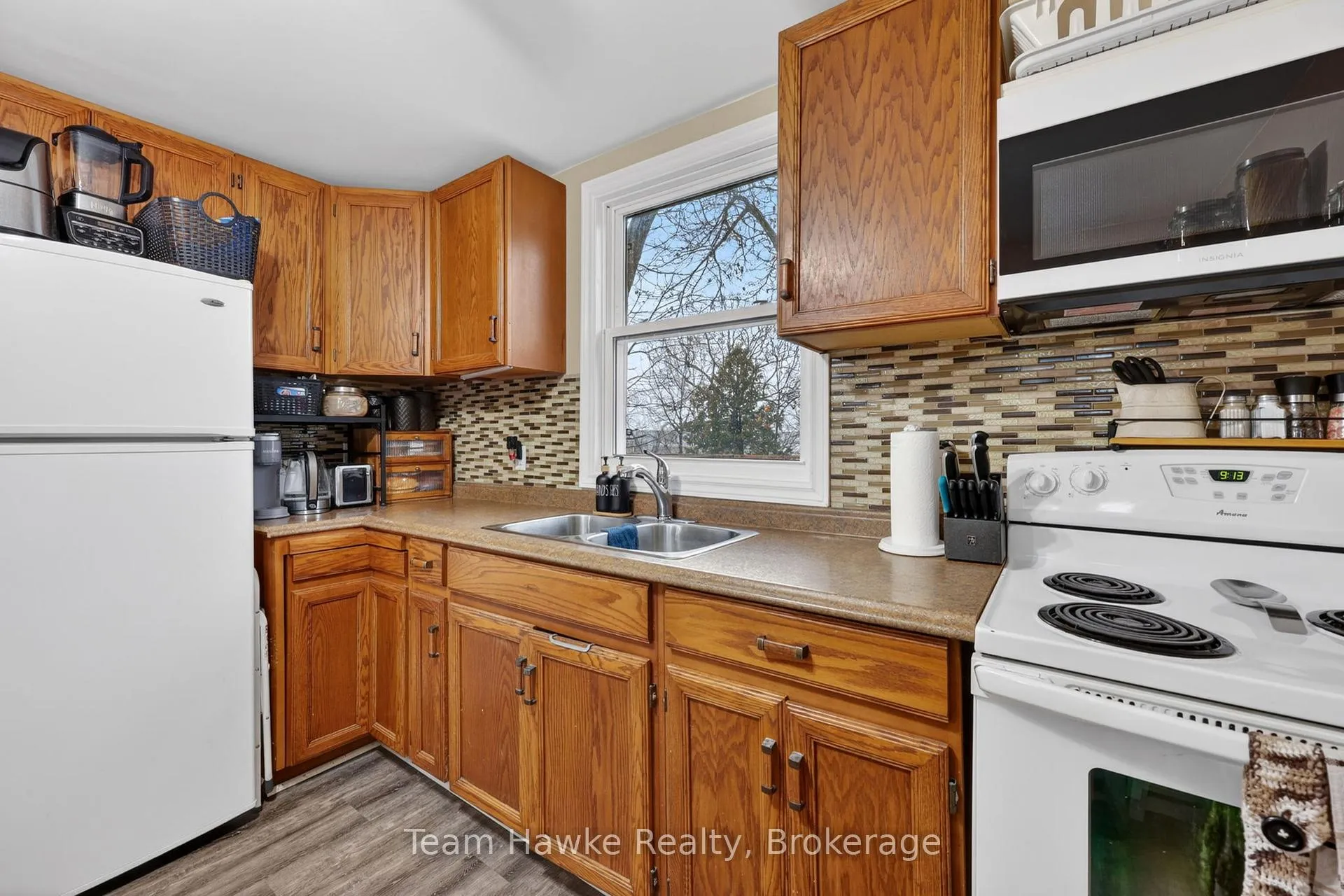 Photo 14 of 374 Dominion Avenue, Midland — HOMEH