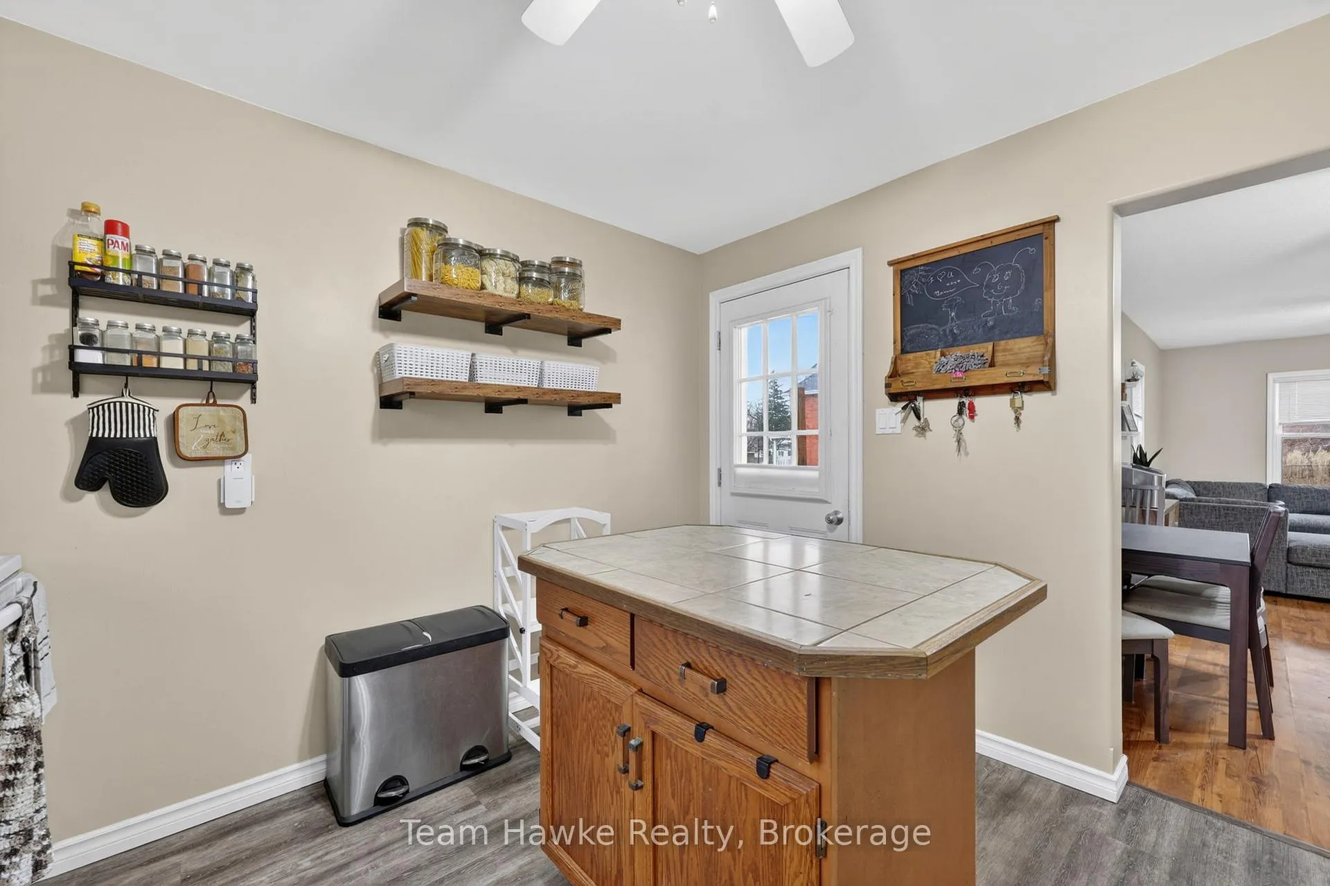 Photo 16 of 374 Dominion Avenue, Midland — HOMEH