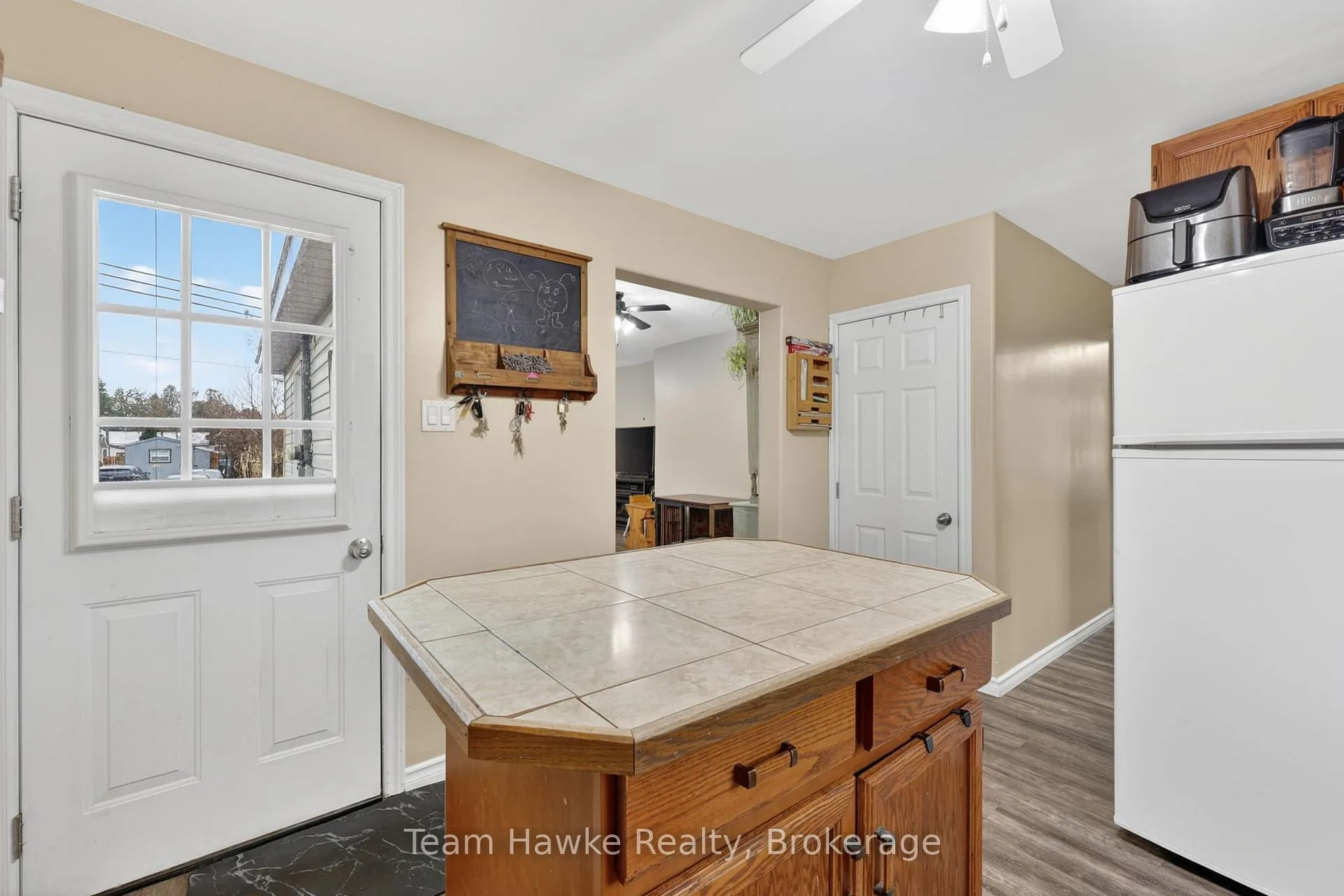 Photo 17 of 374 Dominion Avenue, Midland — HOMEH