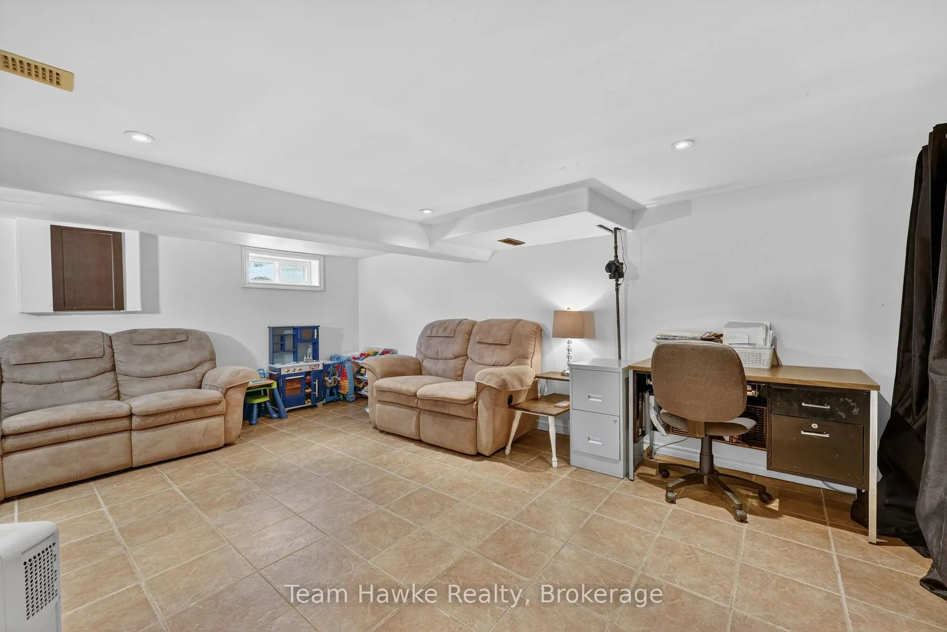Photo 26 of 374 Dominion Avenue, Midland — HOMEH