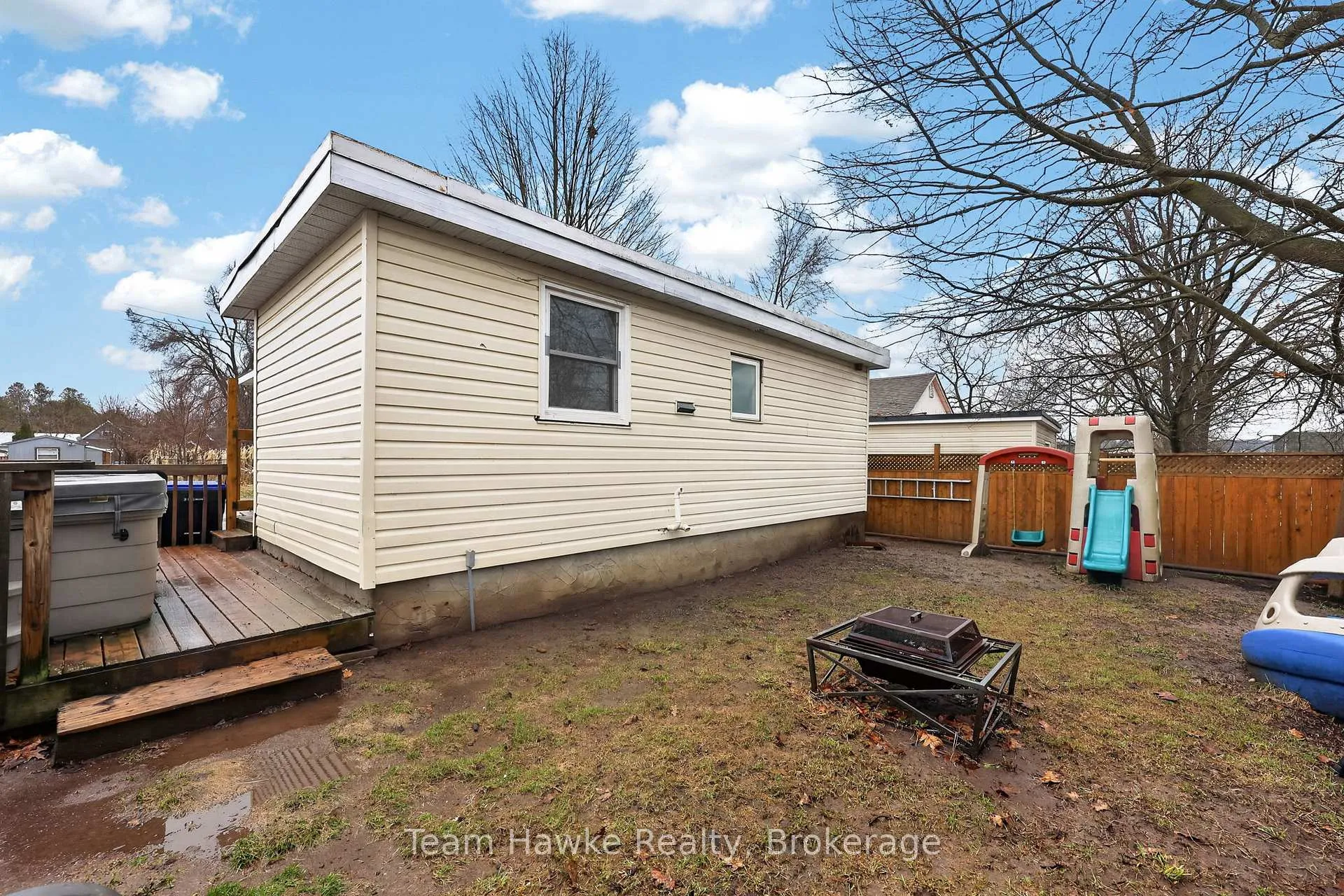 Photo 34 of 374 Dominion Avenue, Midland — HOMEH