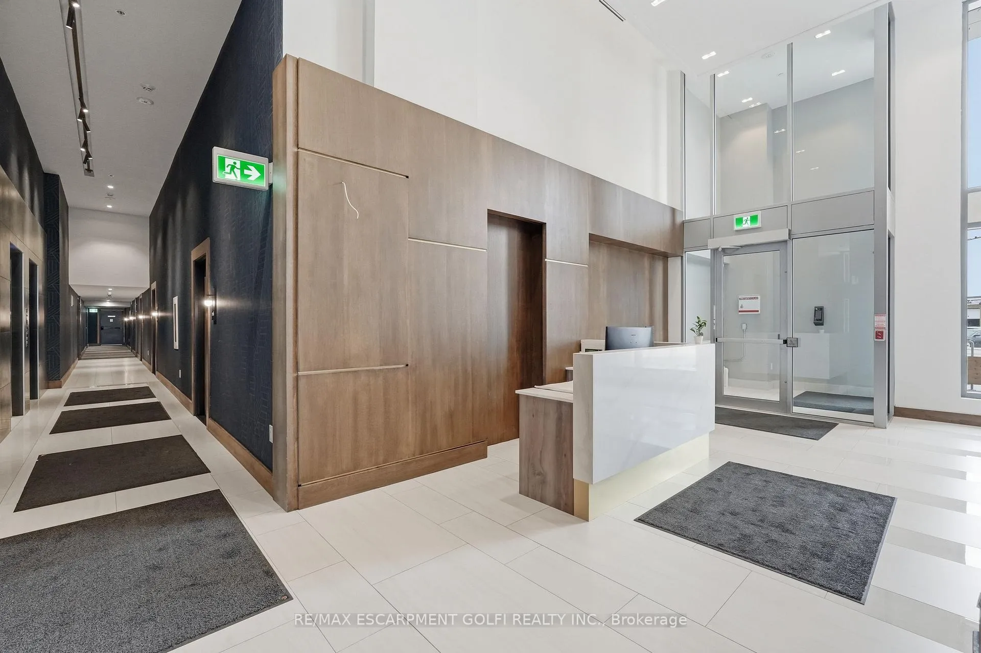 Photo 4 of Unit 513, 2782 Barton Street E, Hamilton, Riverdale — HOMEH
